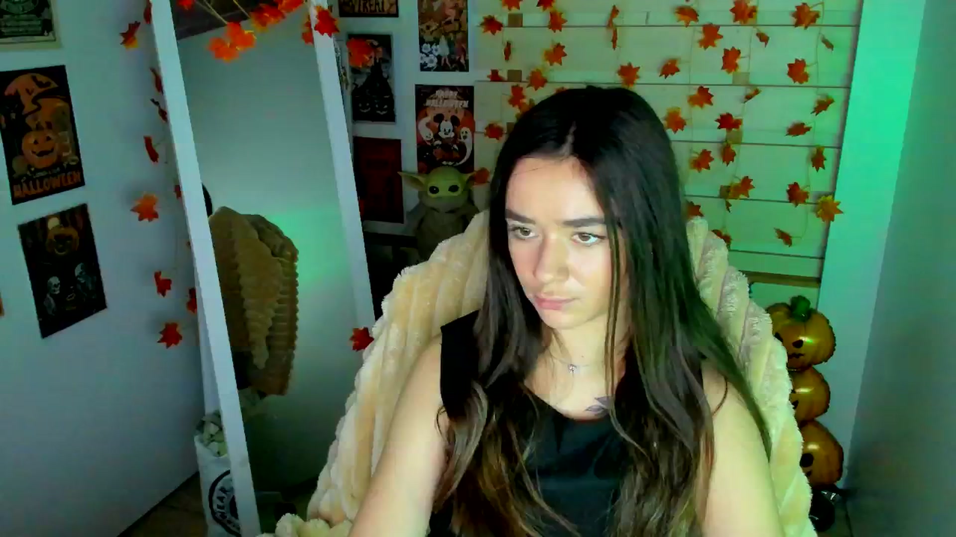 Gallery image thumbnail from KiraLove's myfreecams stream on, 11/23/2025, 12:25 image 6 of 20