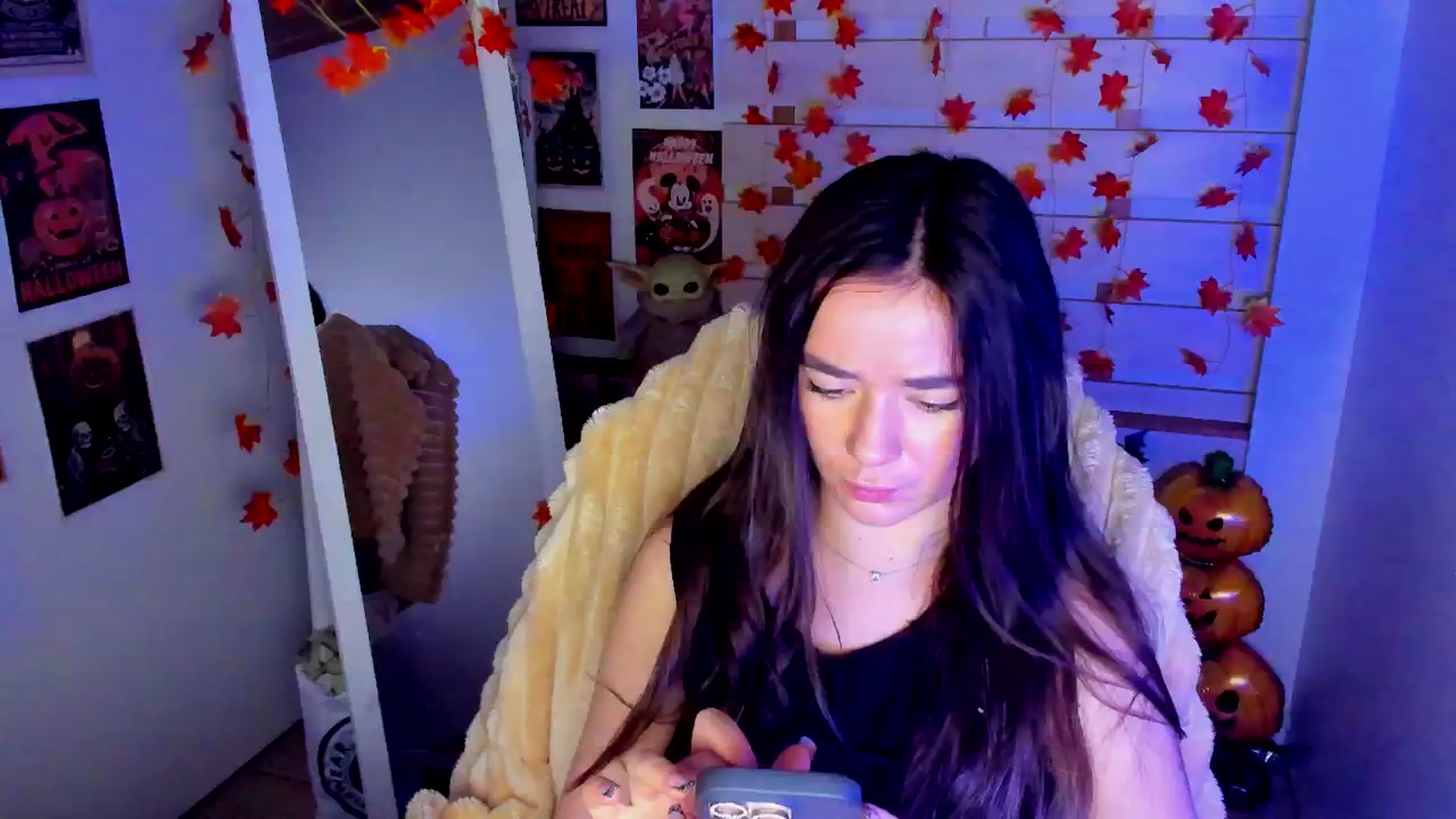 Gallery image thumbnail from KiraLove's myfreecams stream on, 11/23/2025, 12:25 image 11 of 20