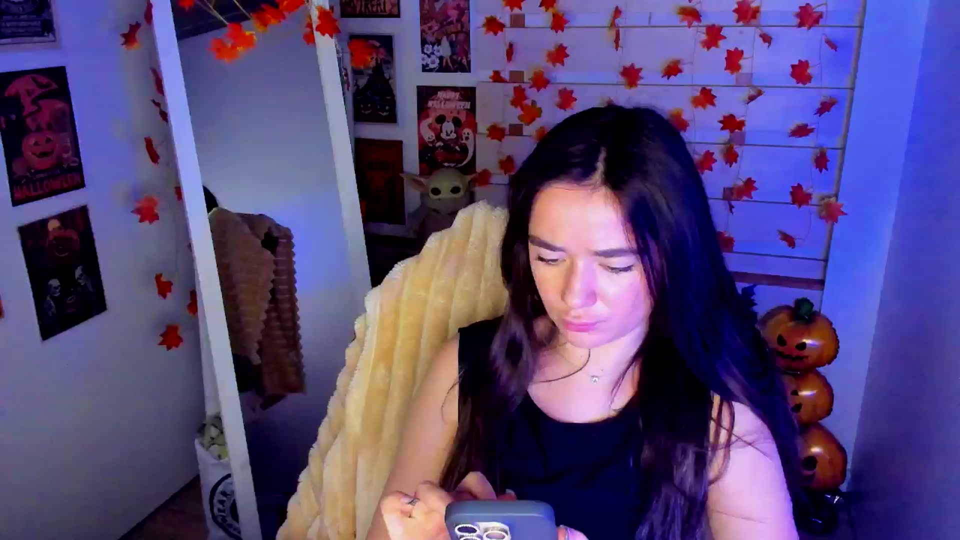 Gallery image thumbnail from KiraLove's myfreecams stream on, 11/23/2025, 12:25 image 18 of 20