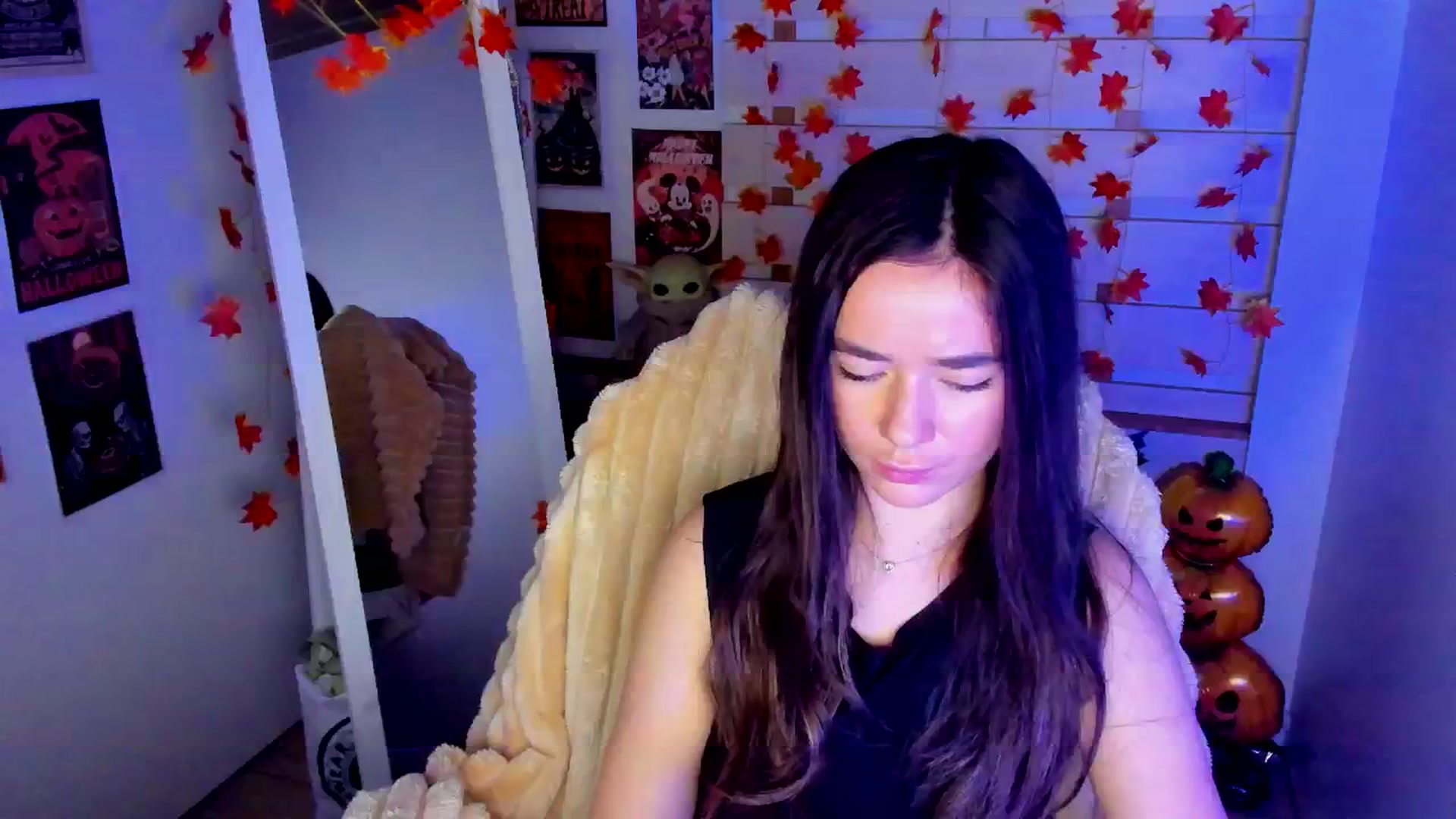 Gallery image thumbnail from KiraLove's myfreecams stream on, 11/23/2025, 12:25 image 2 of 20