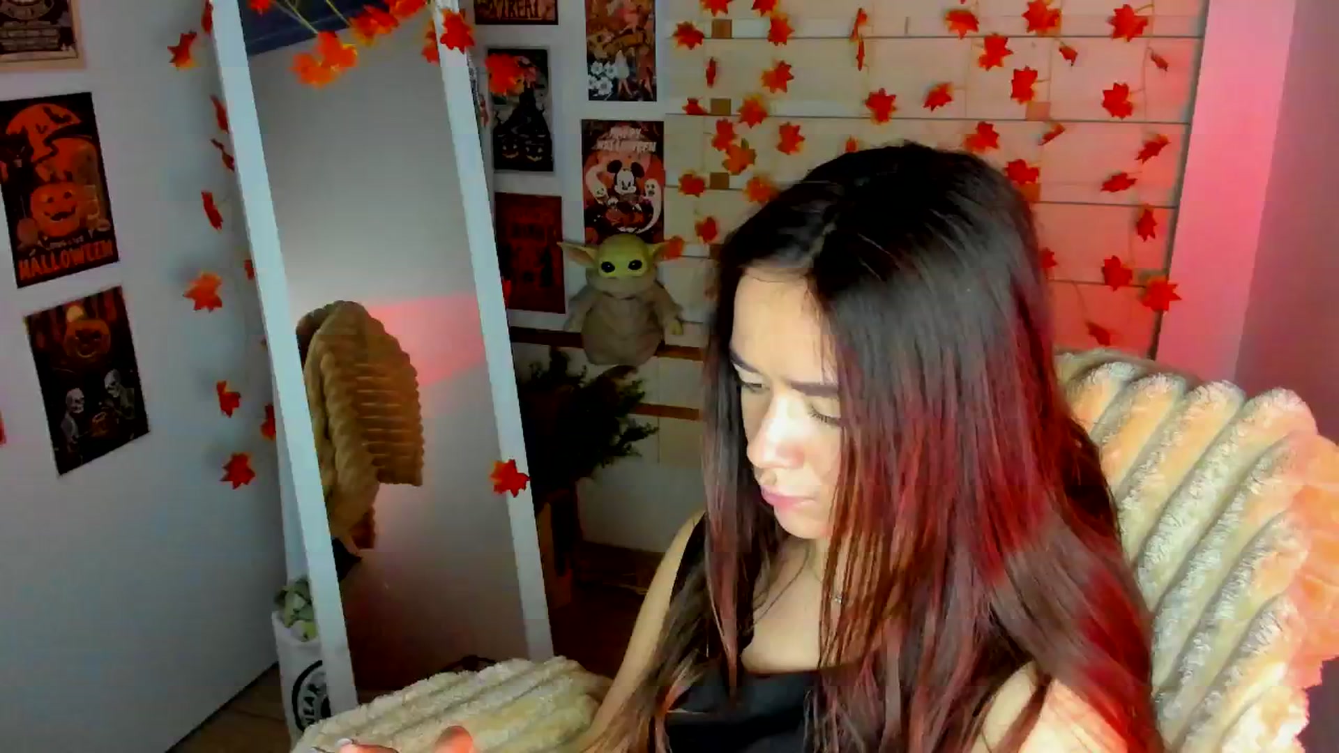 Gallery image thumbnail from KiraLove's myfreecams stream on, 11/23/2025, 12:25 image 19 of 20