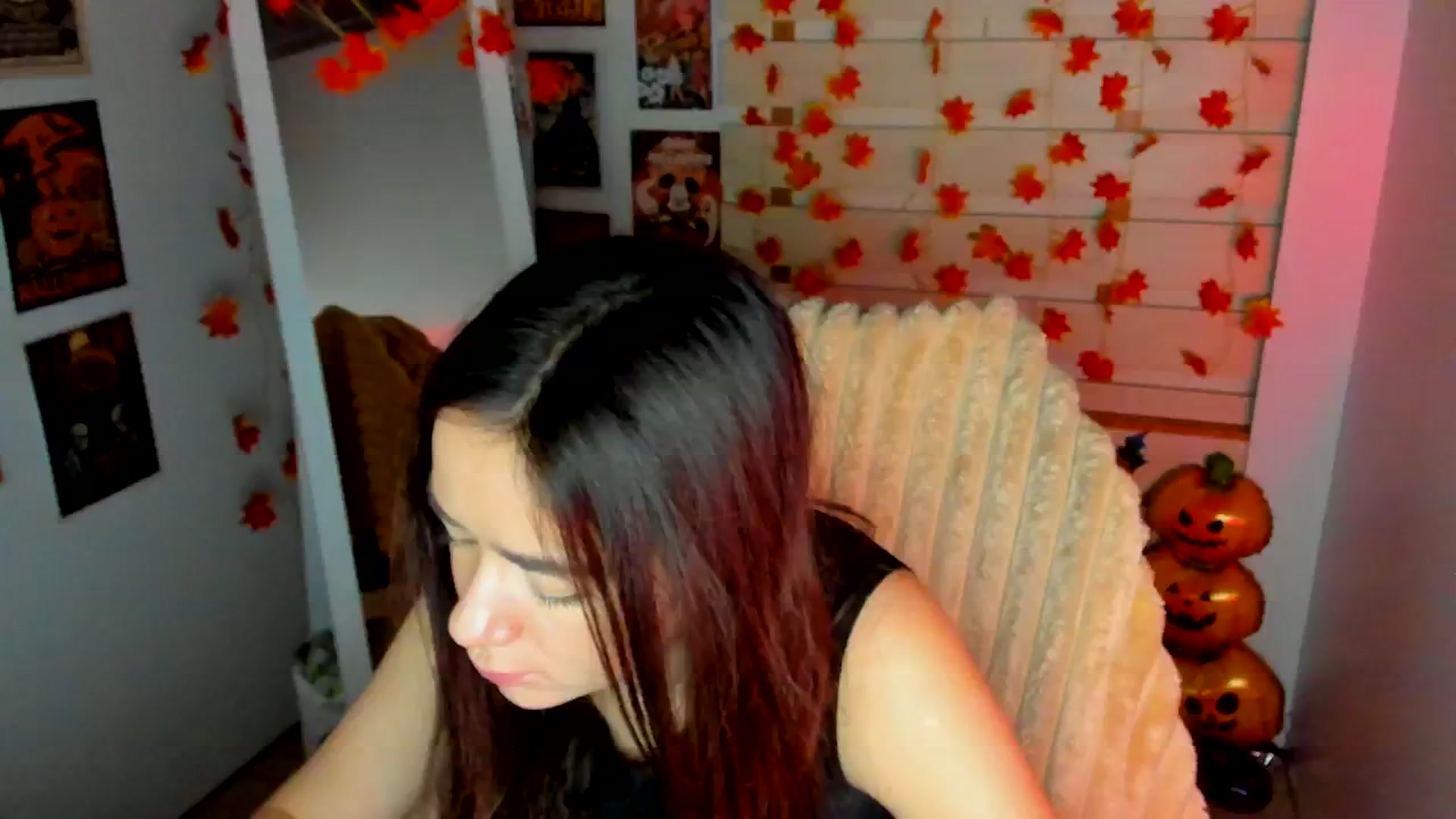 Gallery image thumbnail from KiraLove's myfreecams stream on, 11/23/2025, 12:25 image 3 of 20