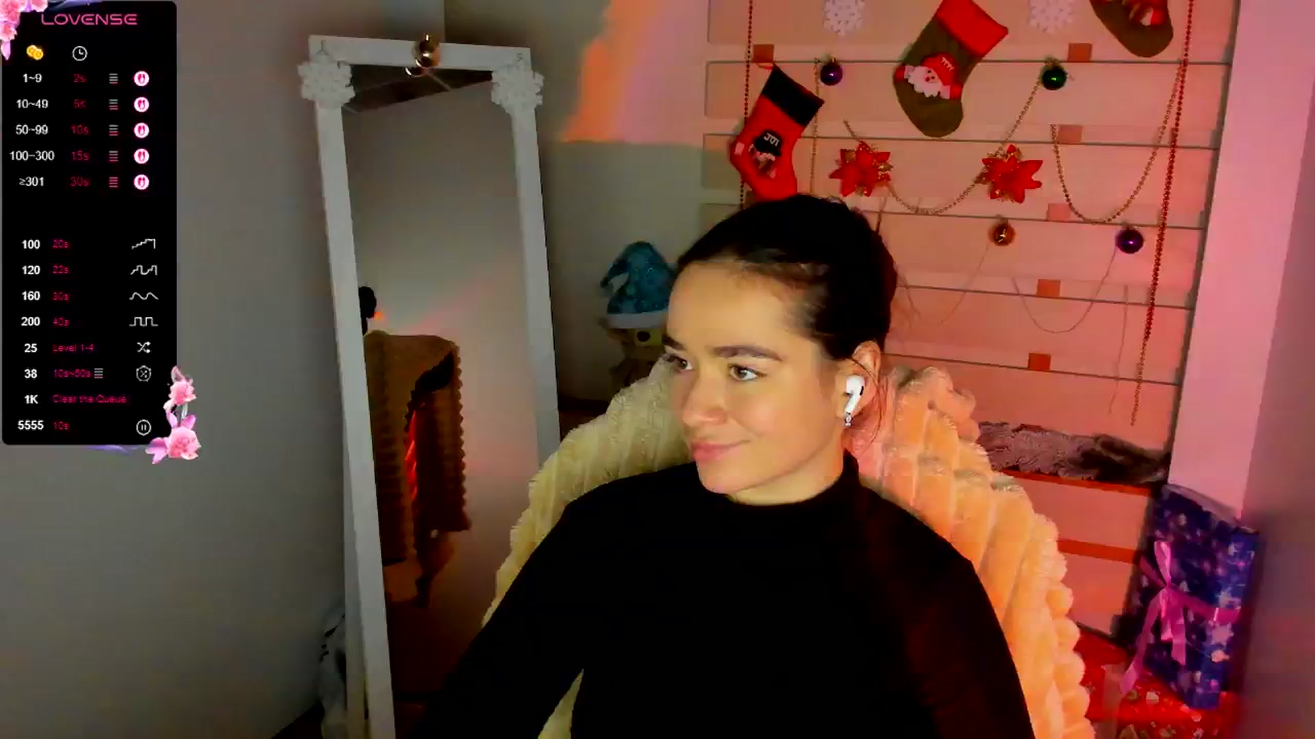 Gallery image thumbnail from KiraLove's myfreecams stream on, 11/30/2025, 11:39 image 17 of 20
