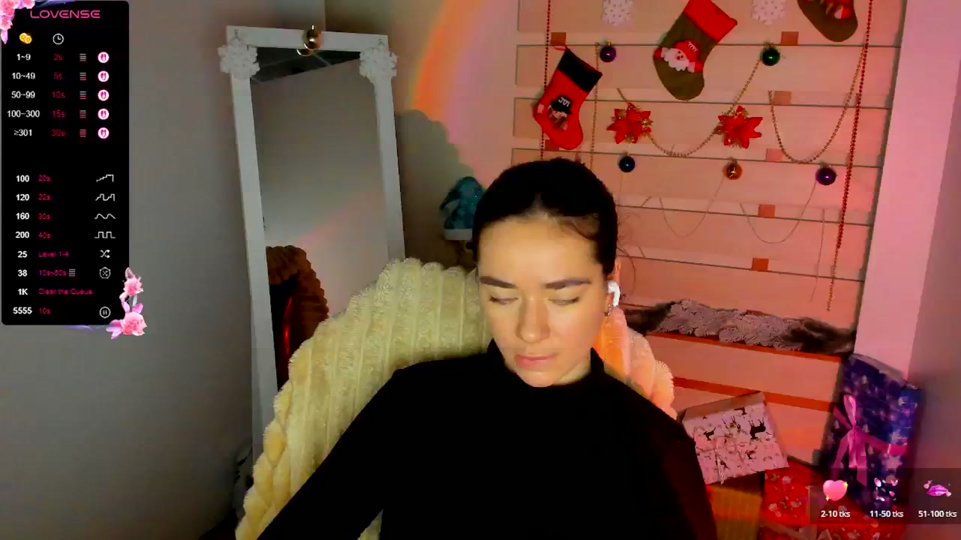 Gallery image thumbnail from KiraLove's myfreecams stream on, 11/30/2025, 11:39 image 1 of 20
