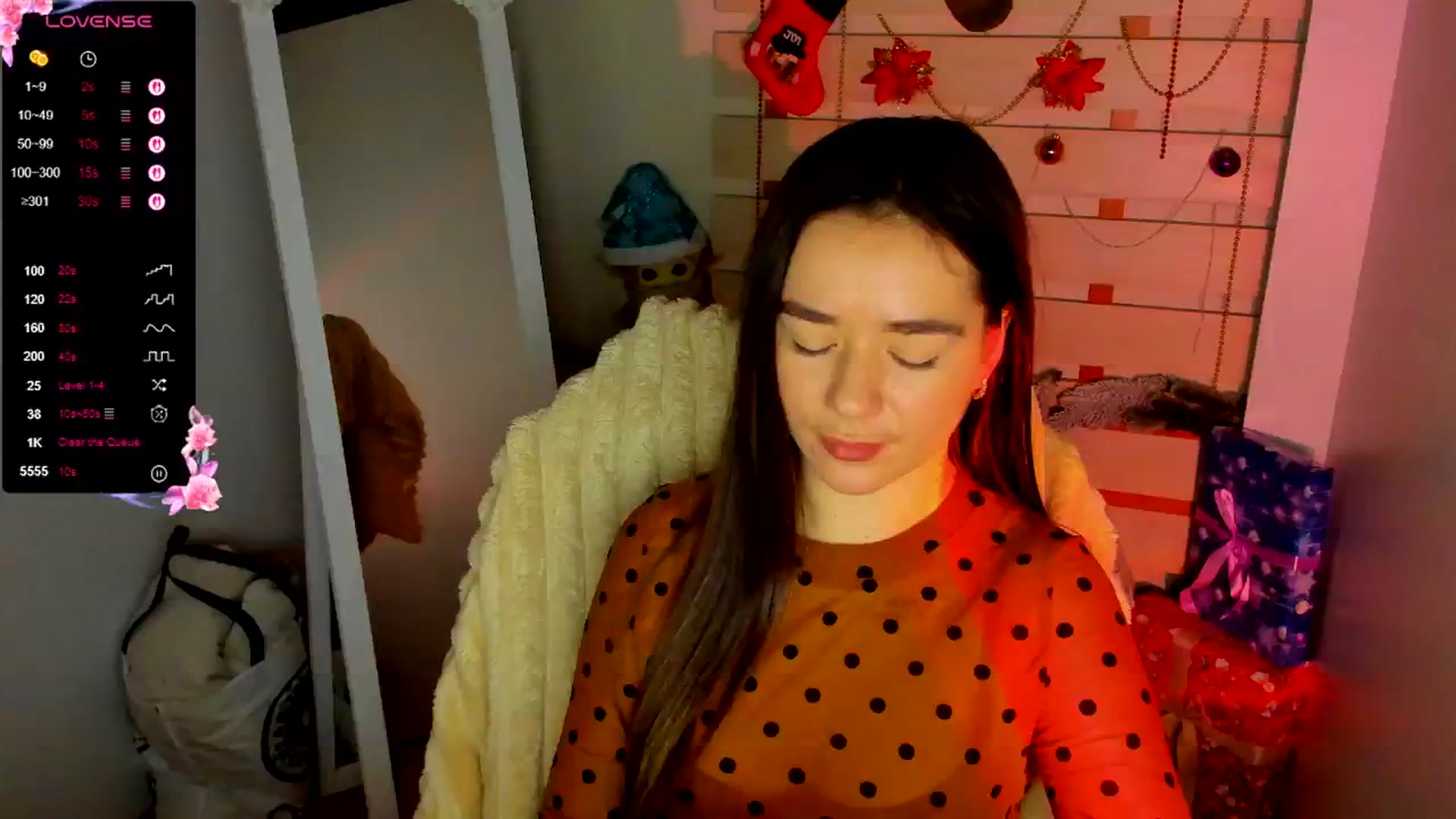 Gallery image thumbnail from KiraLove's myfreecams stream on, 12/04/2025, 12:56 image 2 of 20