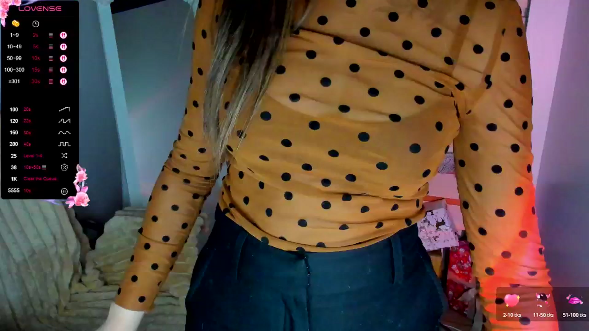 Gallery image thumbnail from KiraLove's myfreecams stream on, 12/04/2025, 12:56 image 3 of 20