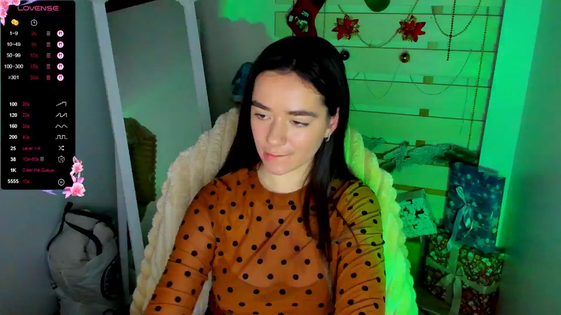 Gallery image thumbnail from KiraLove's myfreecams stream on, 12/04/2025, 12:56 image 16 of 20