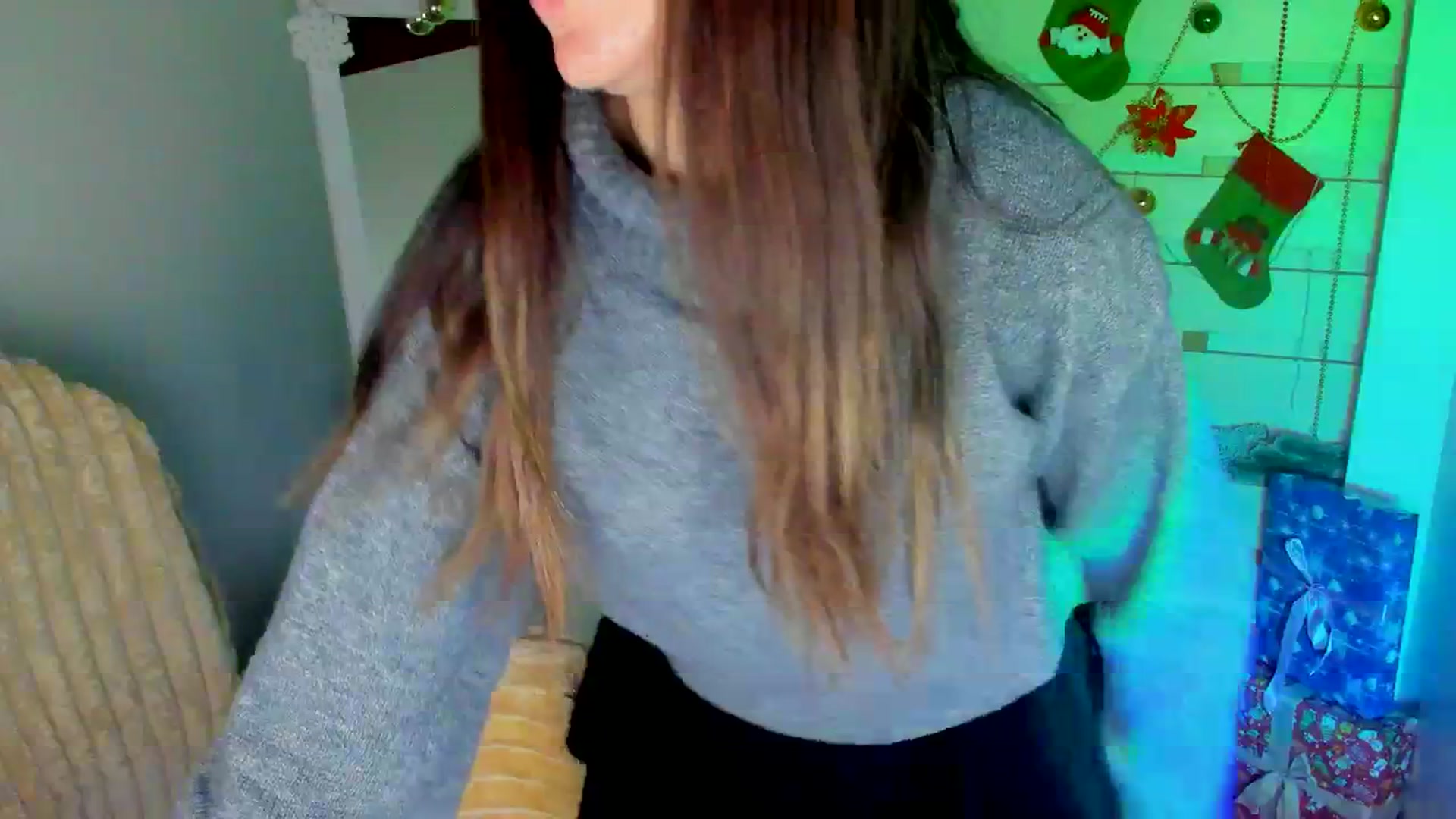 Gallery image thumbnail from KiraLove's myfreecams stream on, 12/06/2025, 12:34 image 6 of 20