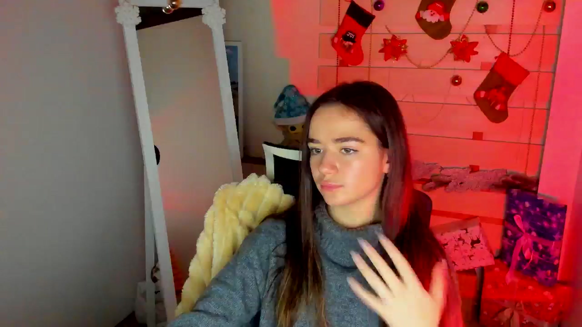 Gallery image thumbnail from KiraLove's myfreecams stream on, 12/06/2025, 12:34 image 14 of 20