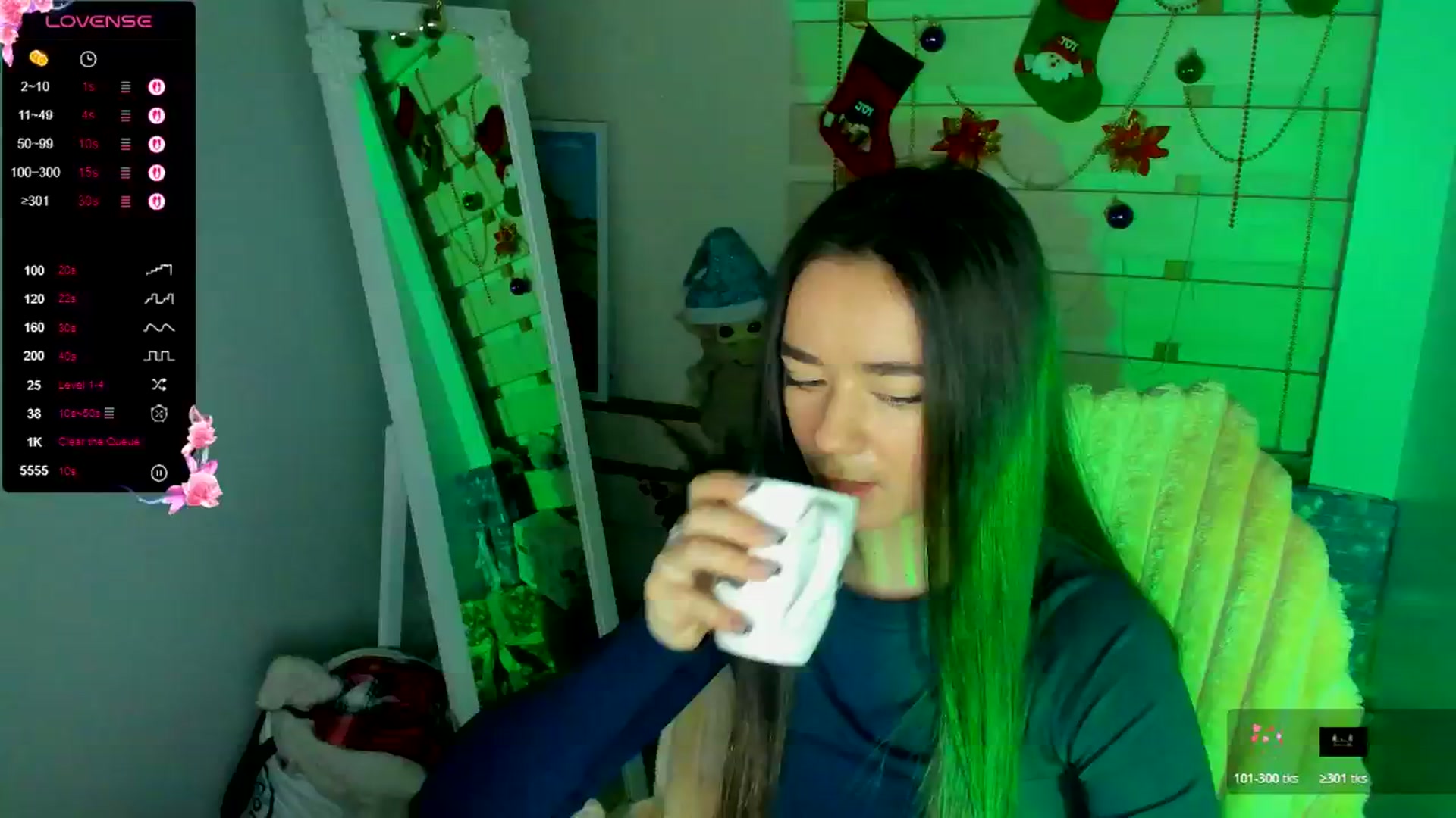 Gallery image thumbnail from KiraLove's myfreecams stream on, 12/11/2025, 10:06 image 12 of 20