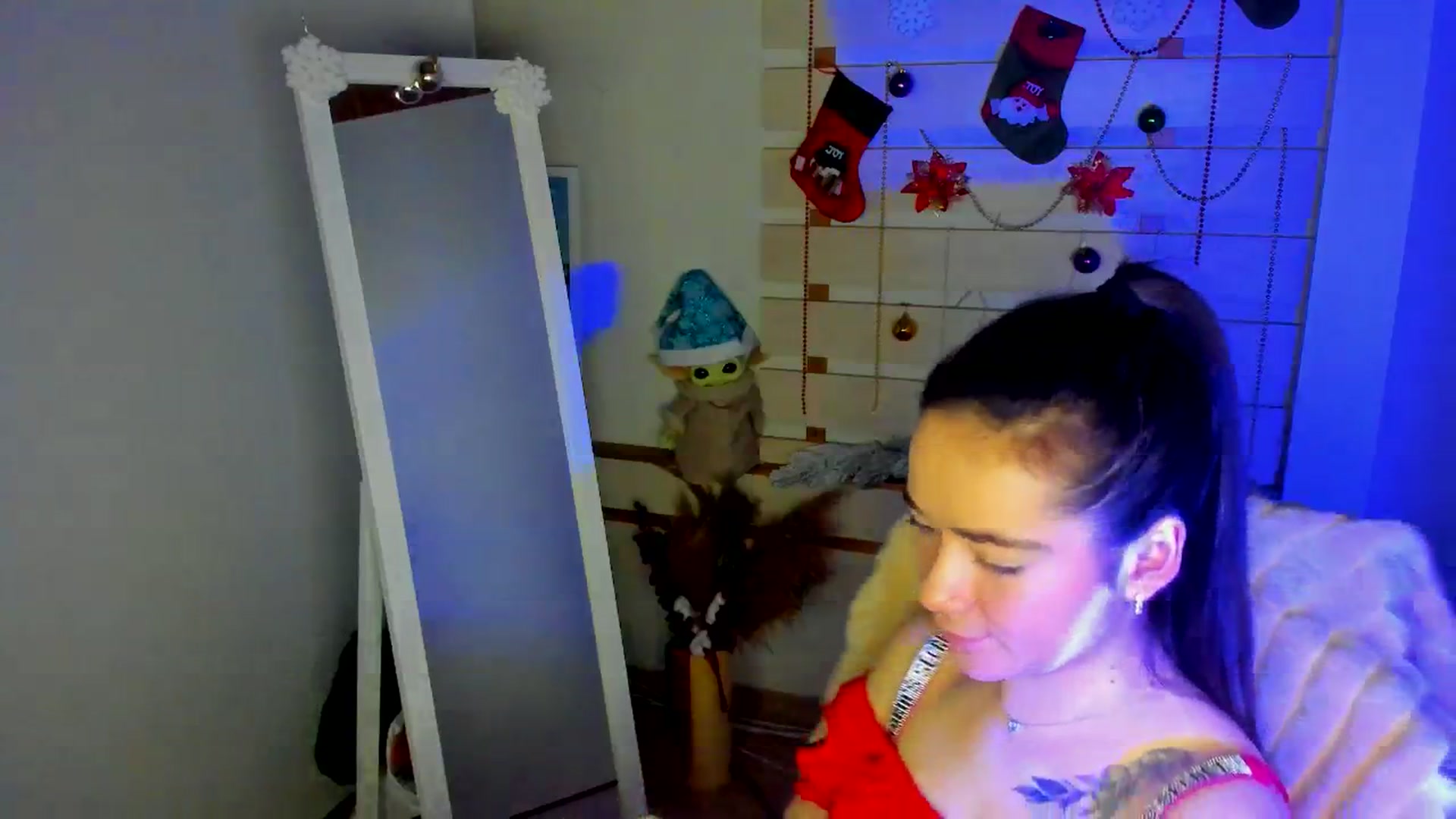 Gallery image thumbnail from KiraLove's myfreecams stream on, 12/13/2025, 13:04 image 7 of 20