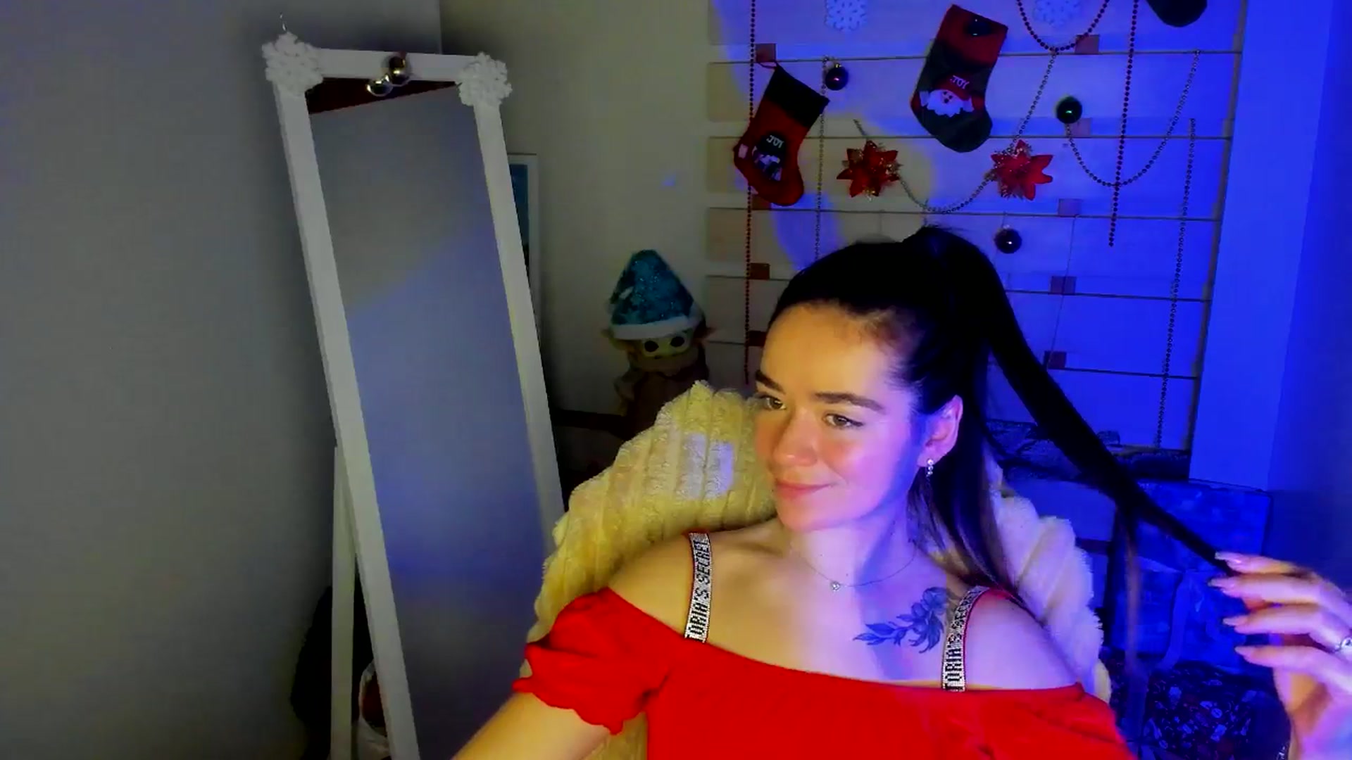 Gallery image thumbnail from KiraLove's myfreecams stream on, 12/13/2025, 13:04 image 8 of 20
