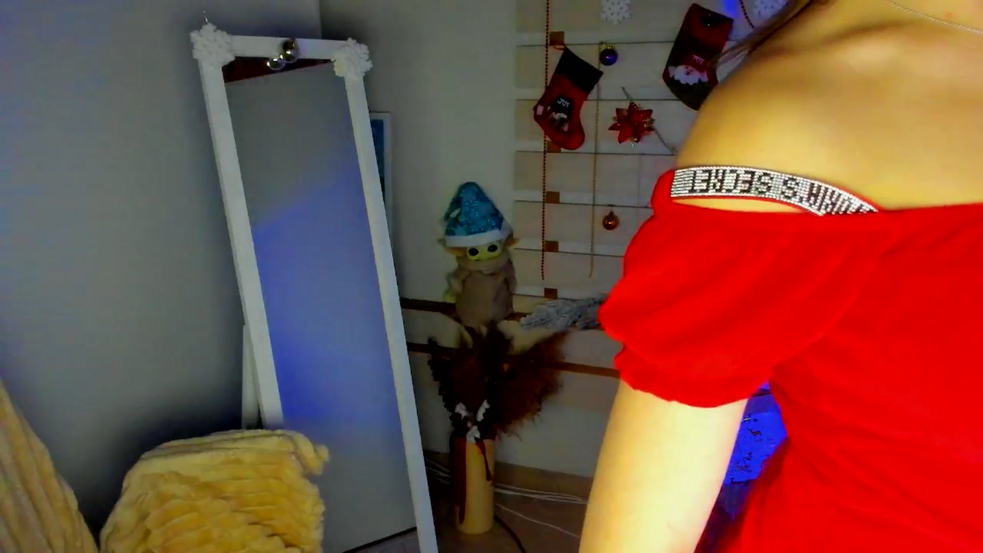Gallery image thumbnail from KiraLove's myfreecams stream on, 12/13/2025, 13:04 image 10 of 20