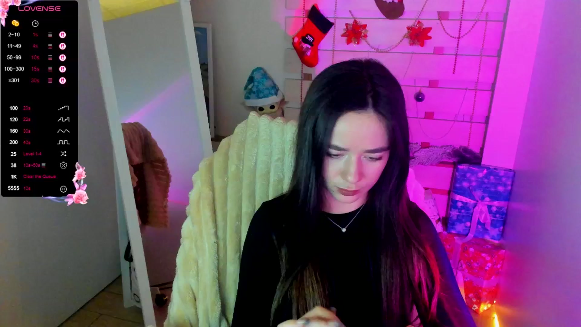 Gallery image thumbnail from KiraLove's myfreecams stream on, 12/22/2025, 10:59 image 5 of 20