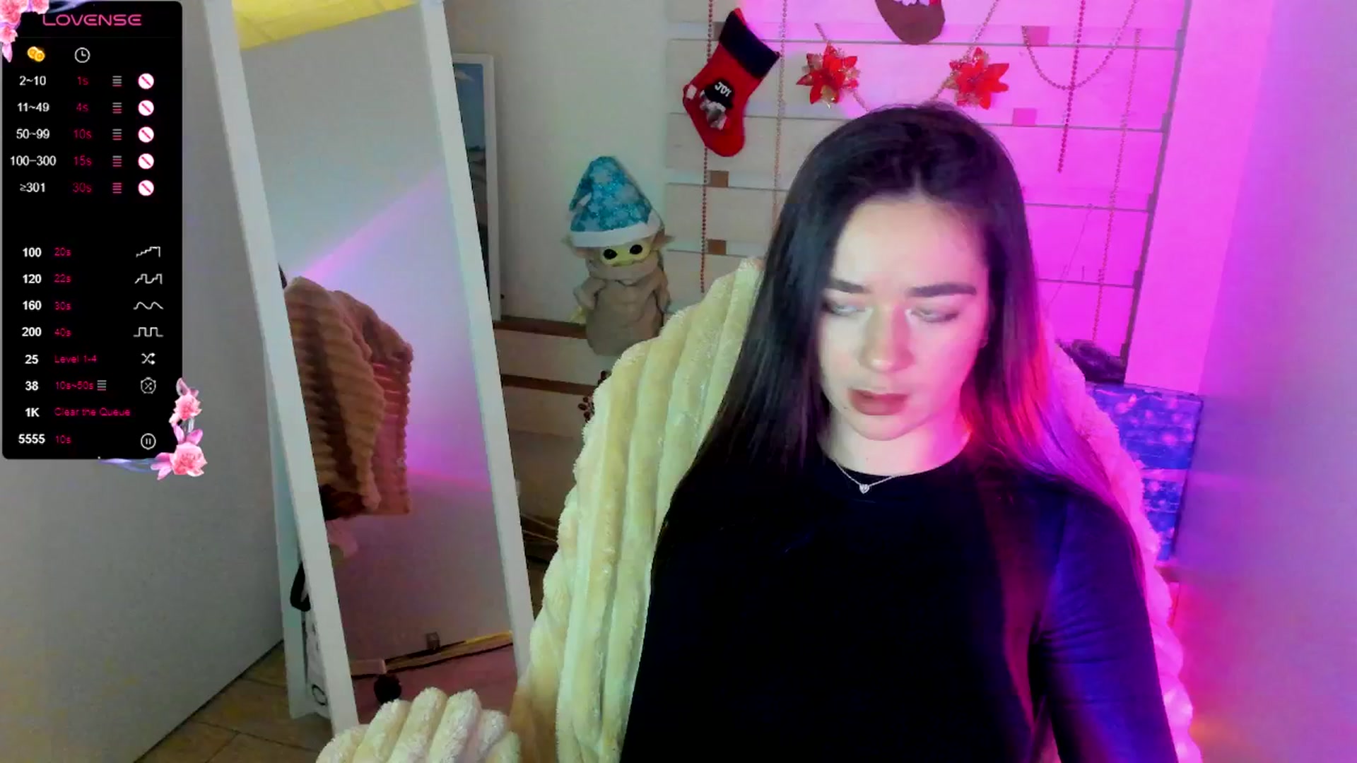 Gallery image thumbnail from KiraLove's myfreecams stream on, 12/22/2025, 10:59 image 13 of 20
