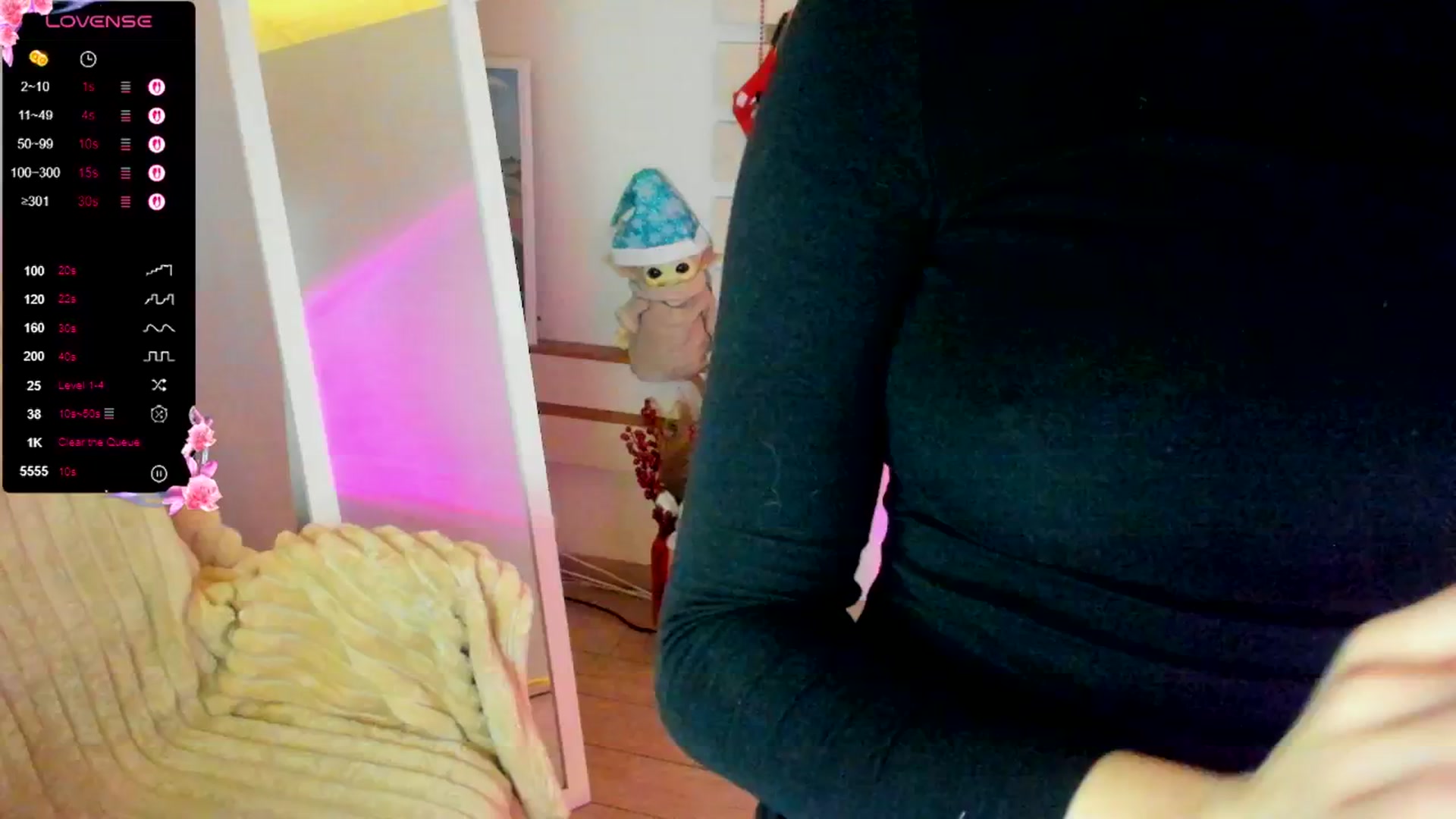 Gallery image thumbnail from KiraLove's myfreecams stream on, 12/22/2025, 10:59 image 9 of 20