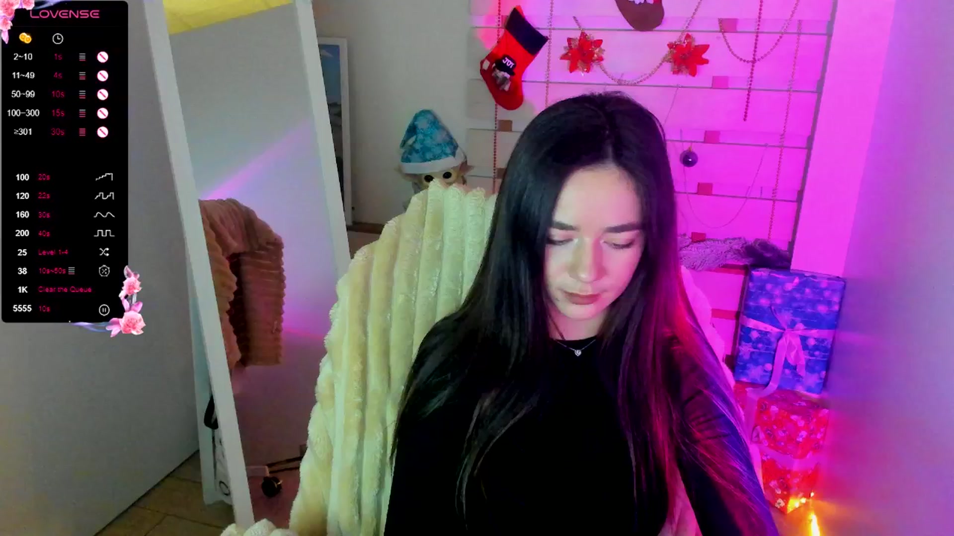Gallery image thumbnail from KiraLove's myfreecams stream on, 12/22/2025, 10:59 image 19 of 20