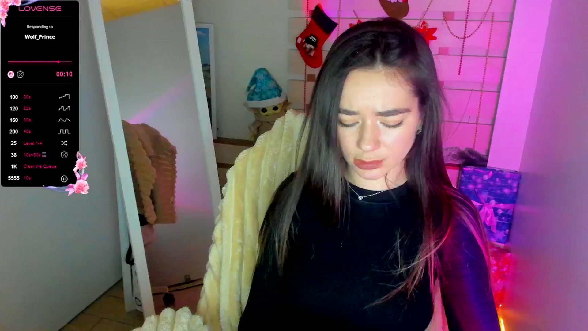 Gallery image thumbnail from KiraLove's myfreecams stream on, 12/22/2025, 10:59 image 11 of 20