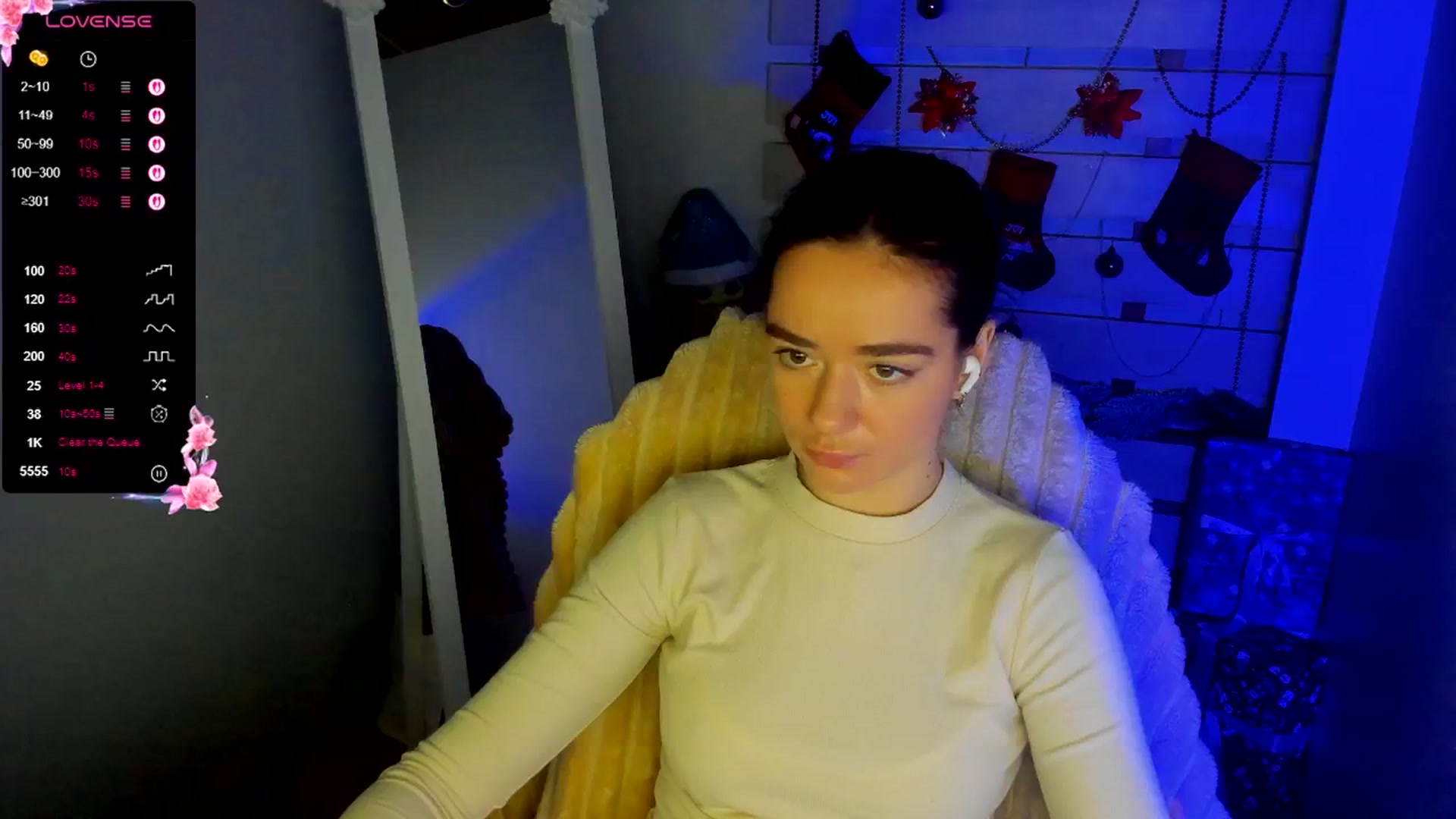 Gallery image thumbnail from KiraLove's myfreecams stream on, 12/24/2025, 10:51 image 14 of 20