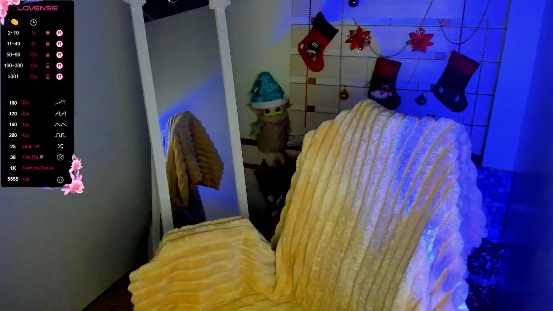 Gallery image thumbnail from KiraLove's myfreecams stream on, 12/24/2025, 10:51 image 3 of 20
