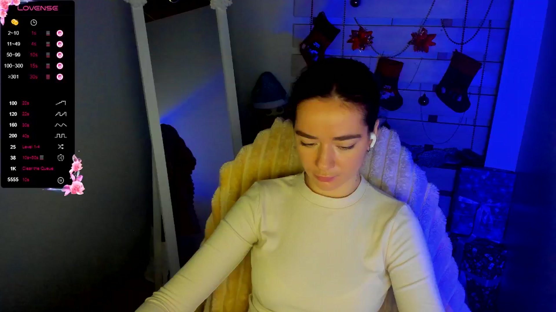 Gallery image thumbnail from KiraLove's myfreecams stream on, 12/24/2025, 10:51 image 16 of 20