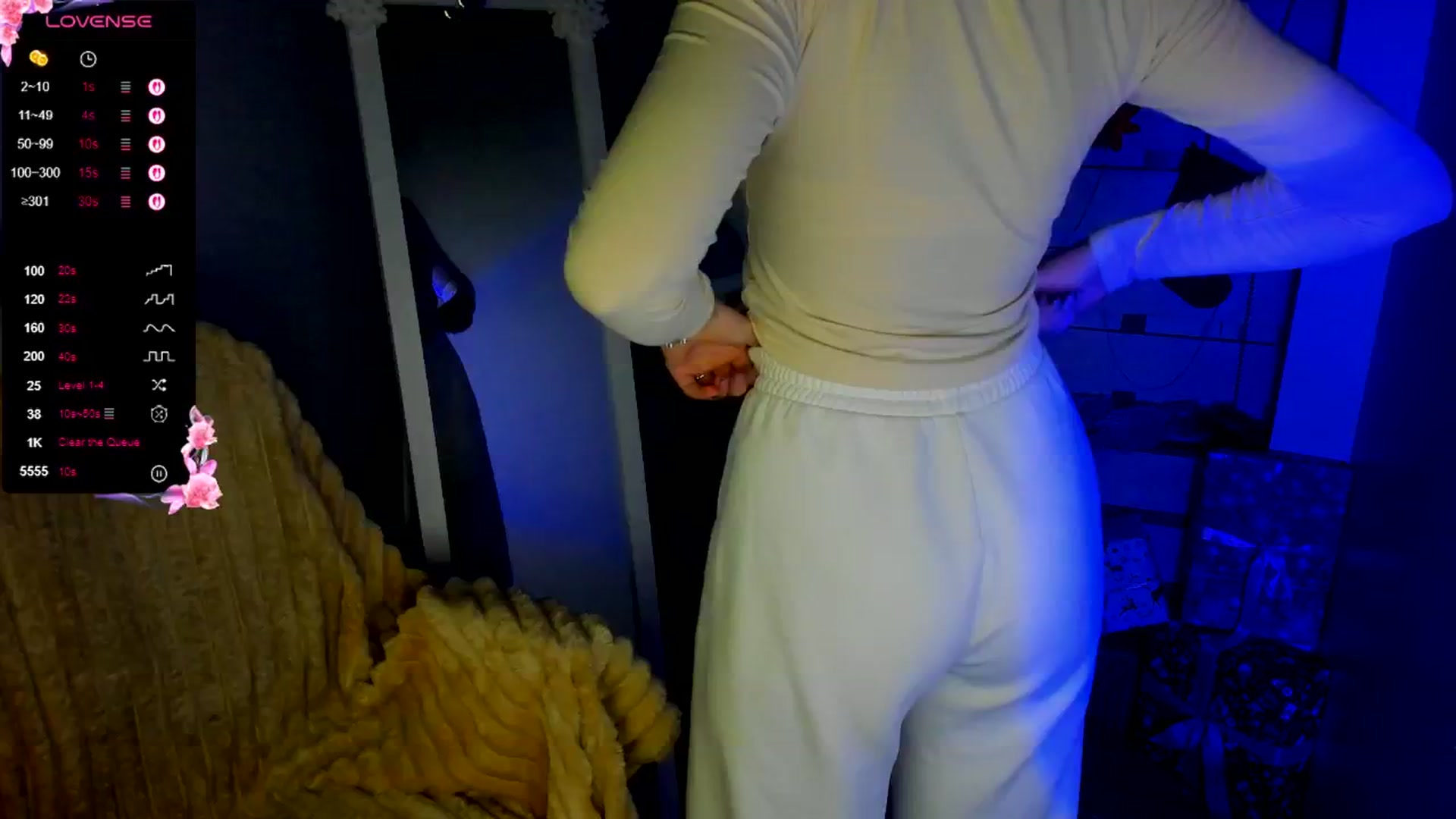 Gallery image thumbnail from KiraLove's myfreecams stream on, 12/24/2025, 10:51 image 19 of 20