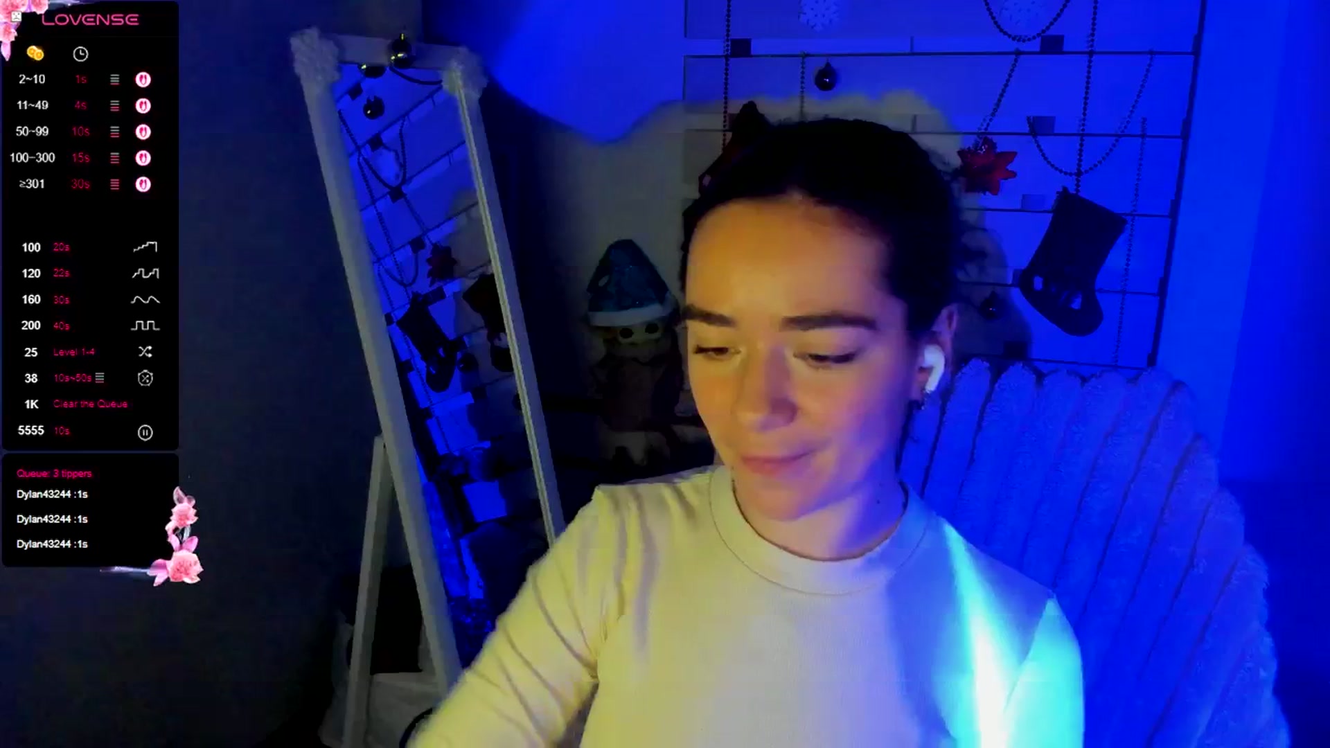 Gallery image thumbnail from KiraLove's myfreecams stream on, 12/24/2025, 12:47 image 6 of 20