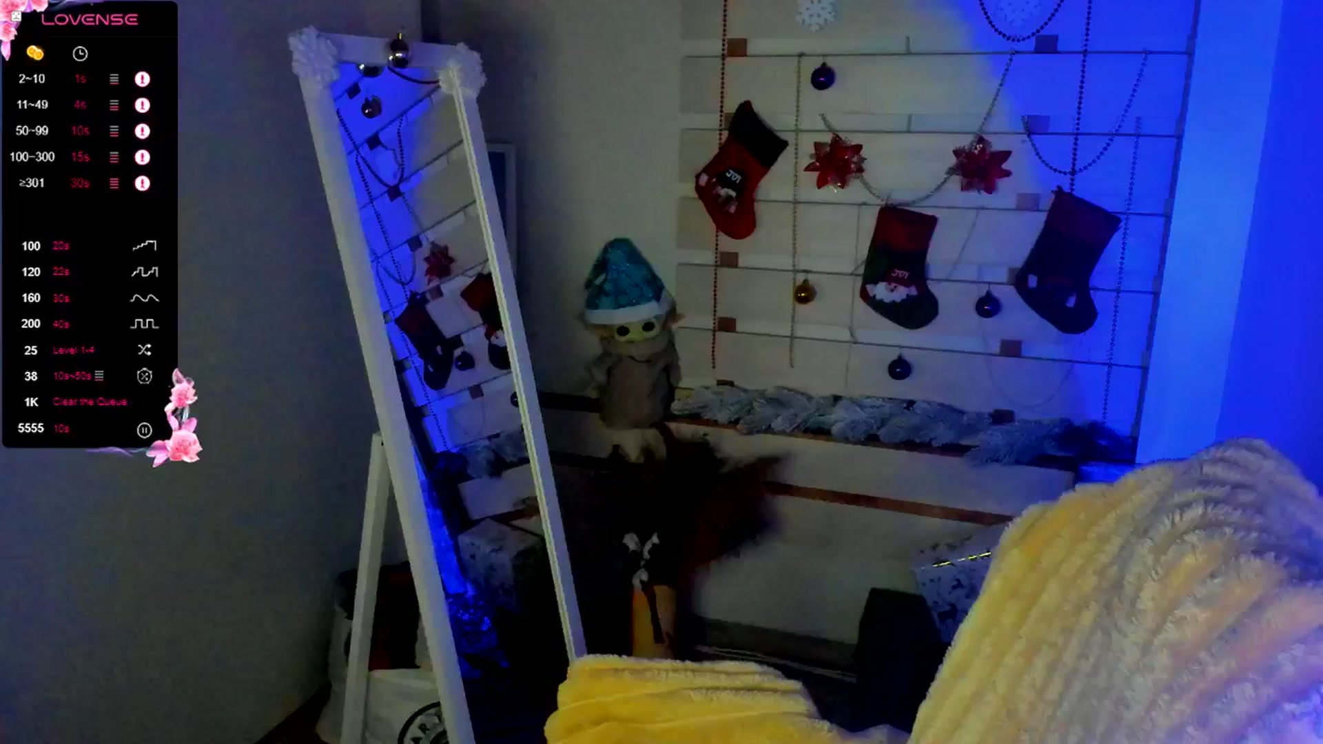 Gallery image thumbnail from KiraLove's myfreecams stream on, 12/24/2025, 12:47 image 17 of 20