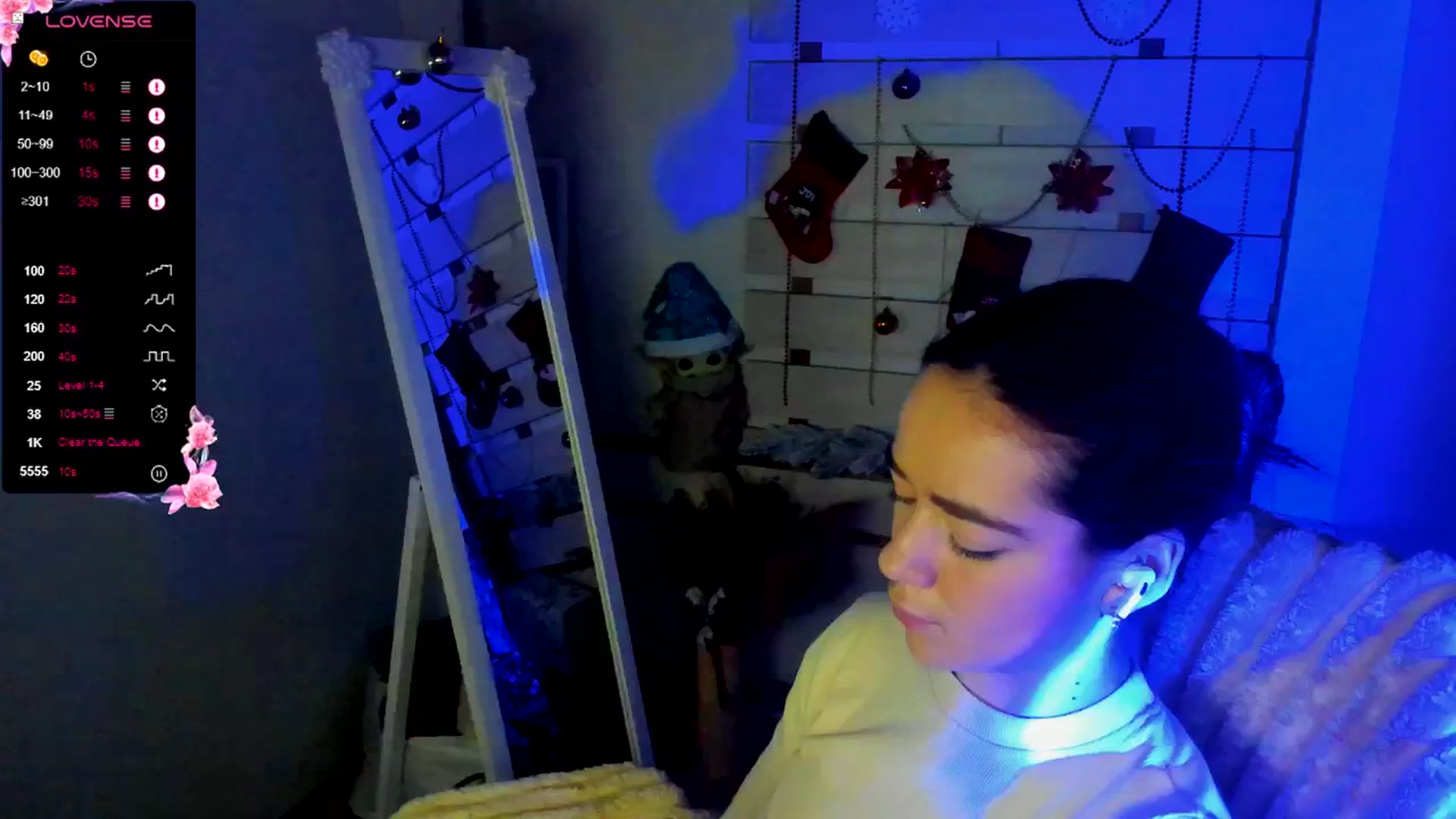 Gallery image thumbnail from KiraLove's myfreecams stream on, 12/24/2025, 12:47 image 11 of 20