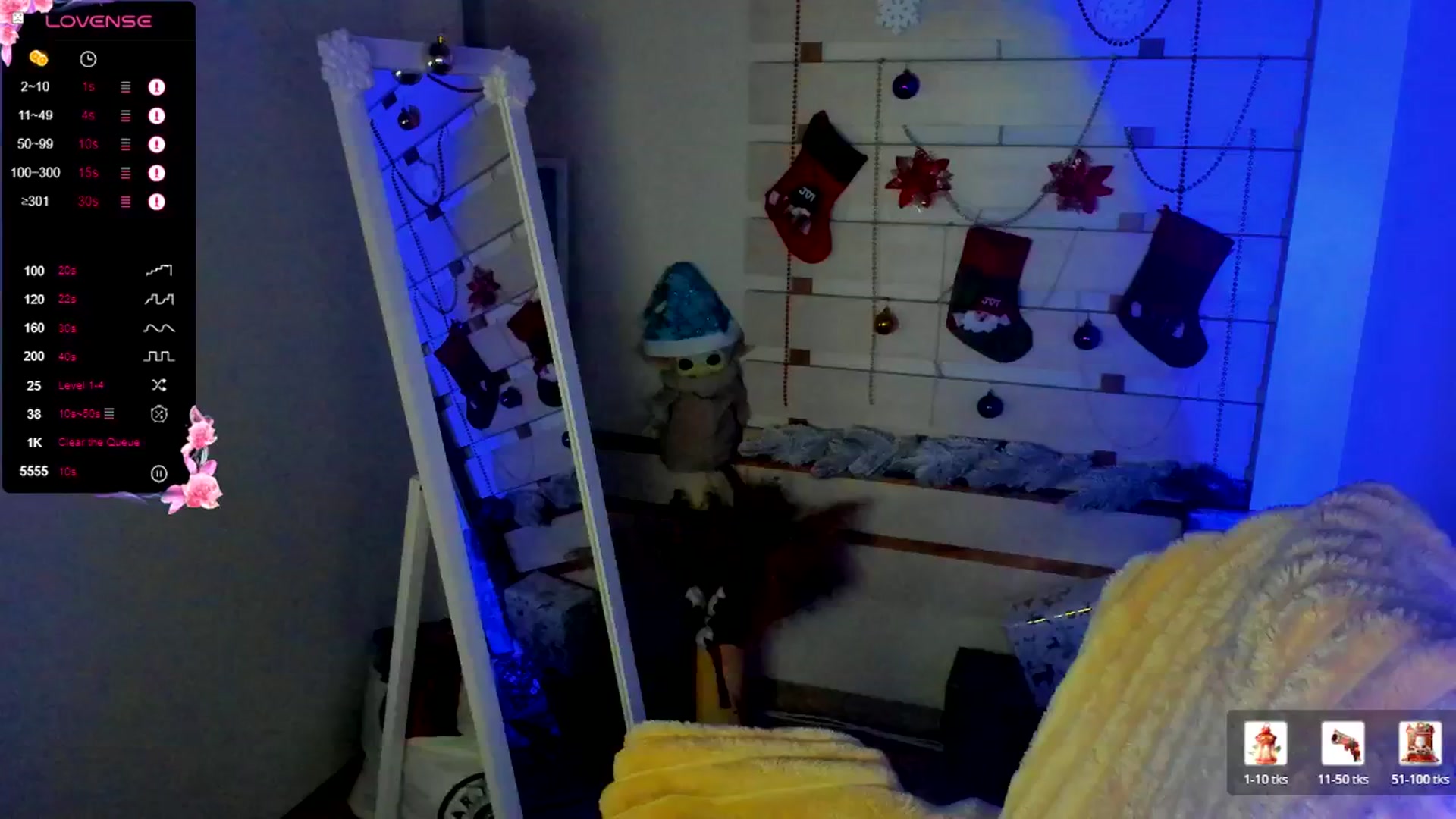 Gallery image thumbnail from KiraLove's myfreecams stream on, 12/24/2025, 12:47 image 15 of 20