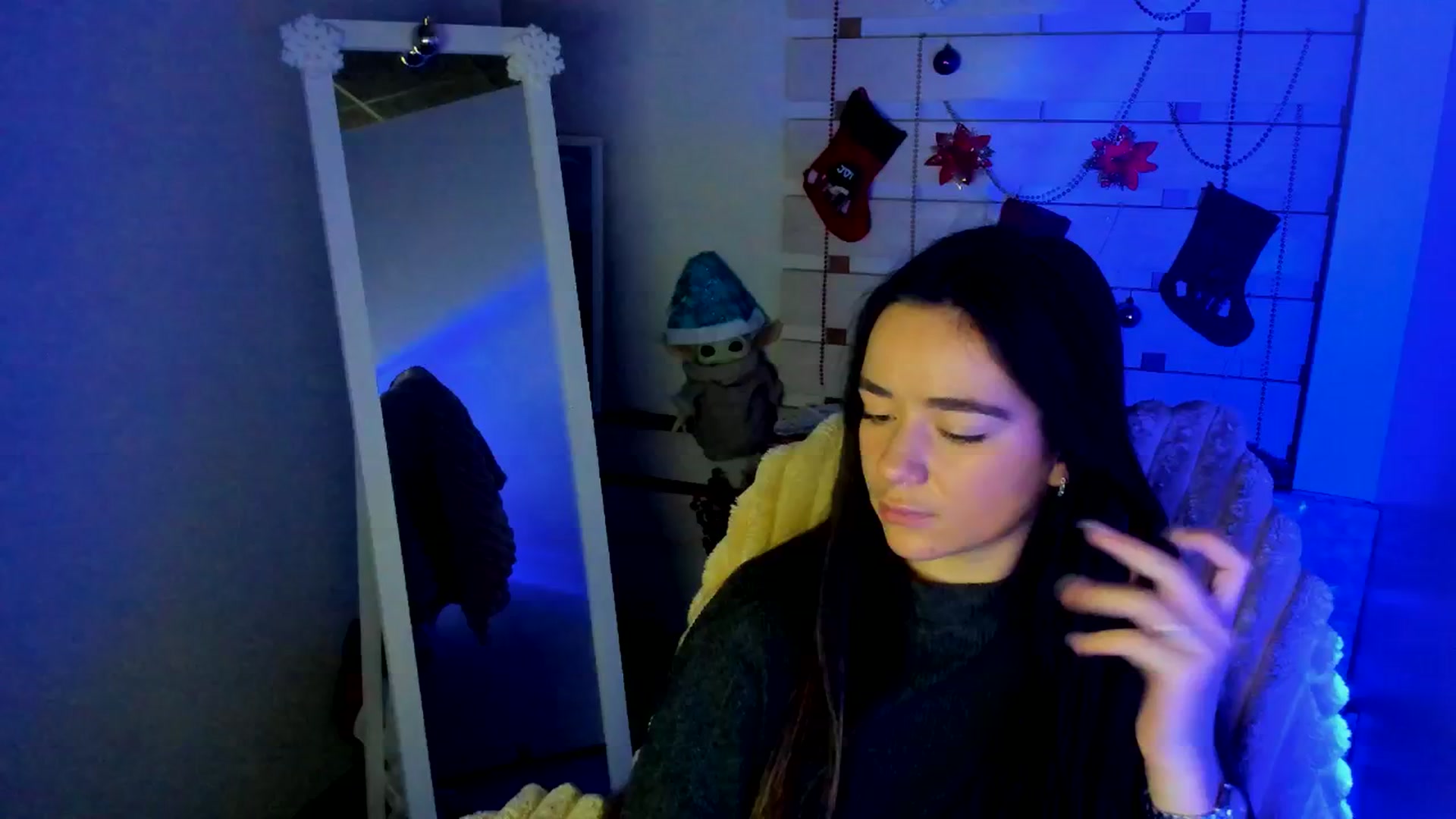 Gallery image thumbnail from KiraLove's myfreecams stream on, 12/27/2025, 12:47 image 12 of 20