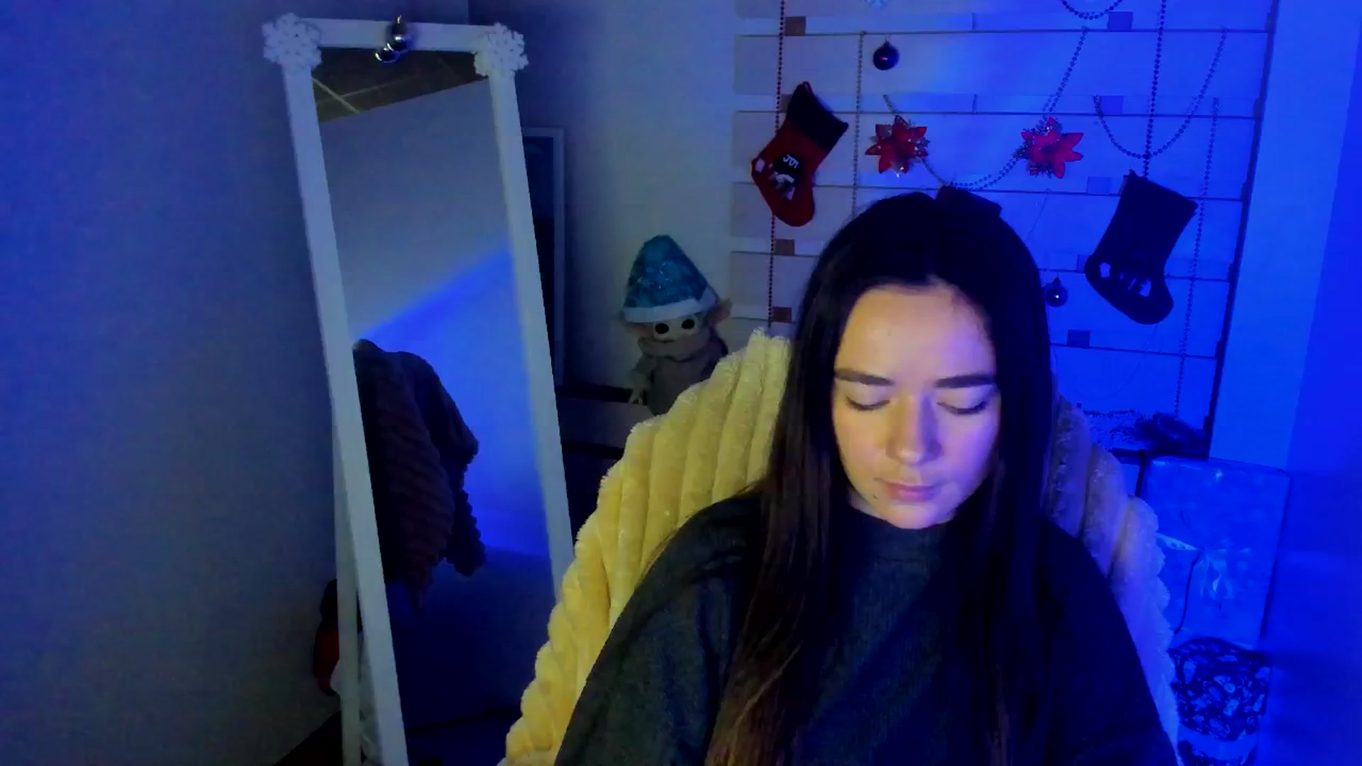 Gallery image thumbnail from KiraLove's myfreecams stream on, 12/27/2025, 12:47 image 2 of 20