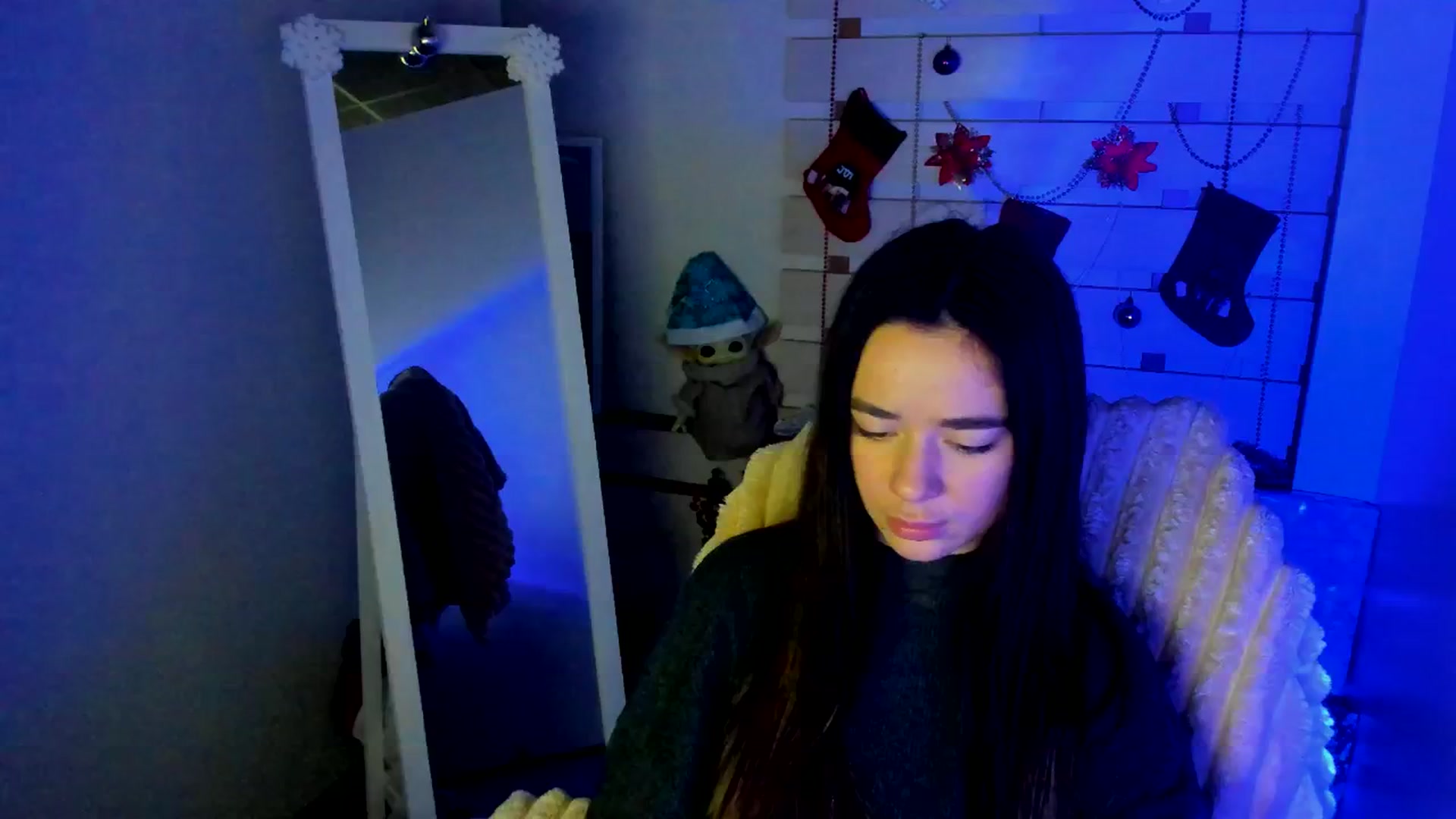 Gallery image thumbnail from KiraLove's myfreecams stream on, 12/27/2025, 12:47 image 7 of 20