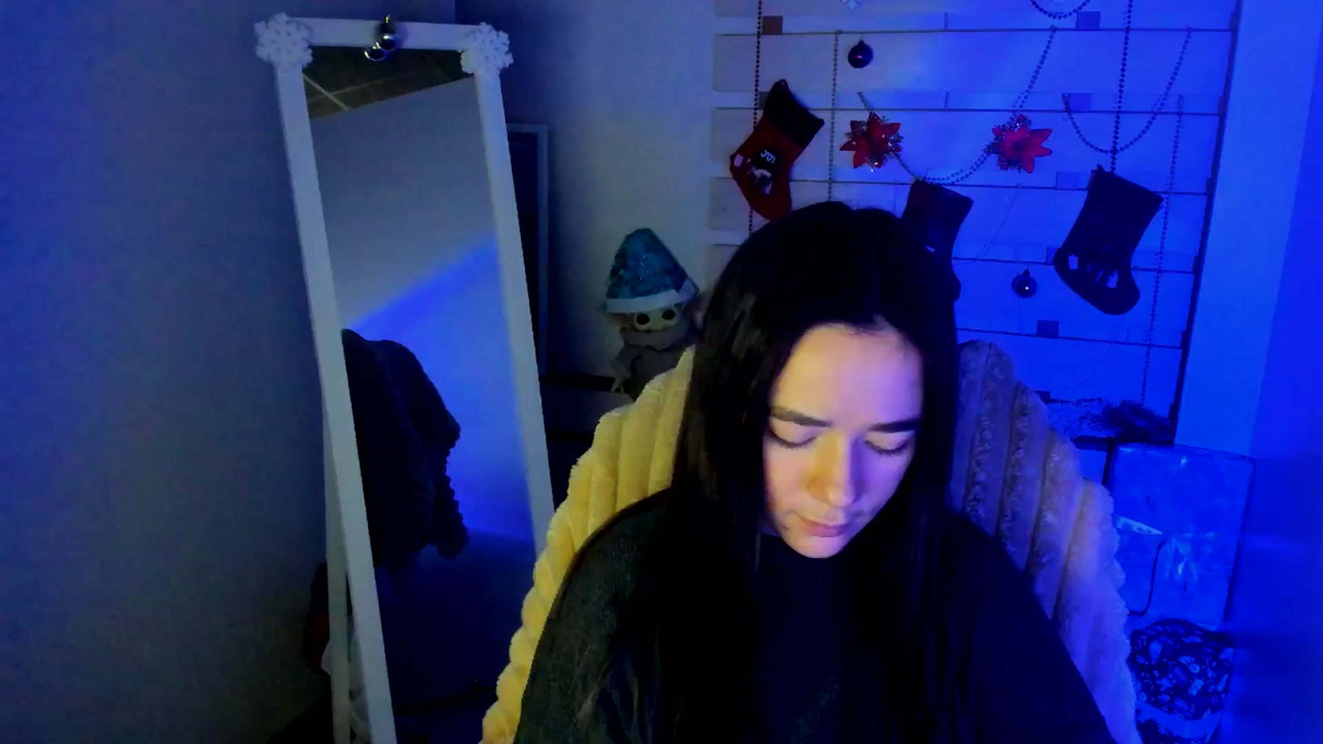 Gallery image thumbnail from KiraLove's myfreecams stream on, 12/27/2025, 12:47 image 3 of 20