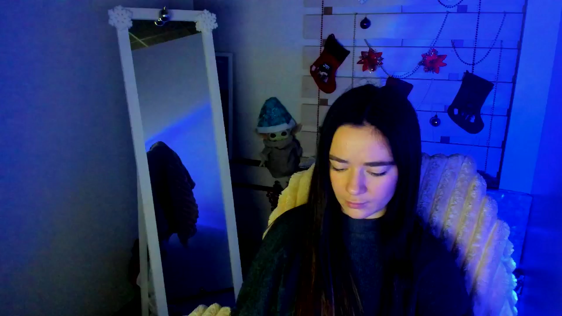 Gallery image thumbnail from KiraLove's myfreecams stream on, 12/27/2025, 12:47 image 6 of 20
