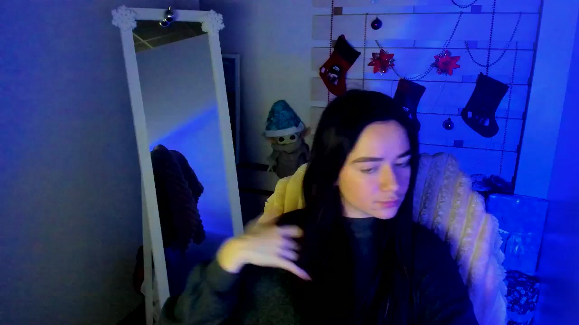 Gallery image thumbnail from KiraLove's myfreecams stream on, 12/27/2025, 12:47 image 9 of 20