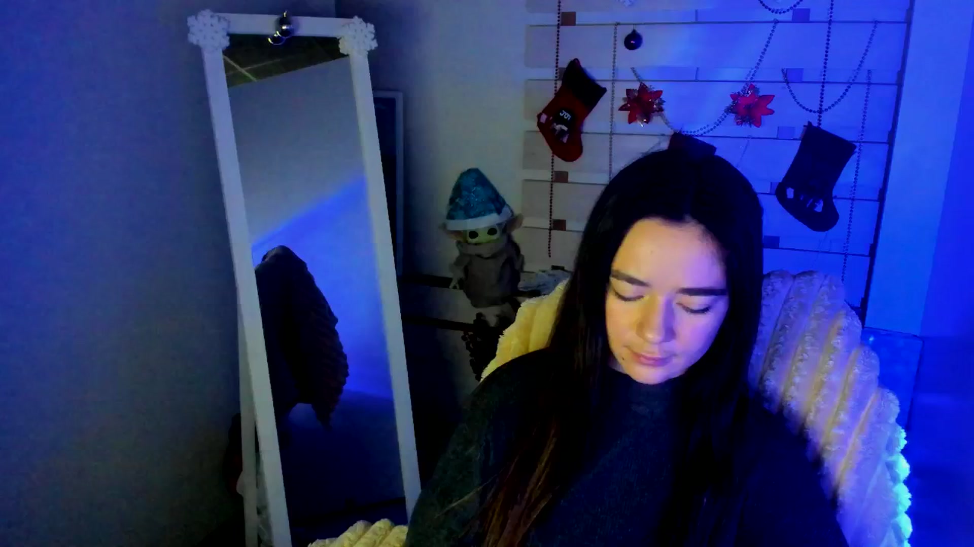 Gallery image thumbnail from KiraLove's myfreecams stream on, 12/27/2025, 12:47 image 5 of 20