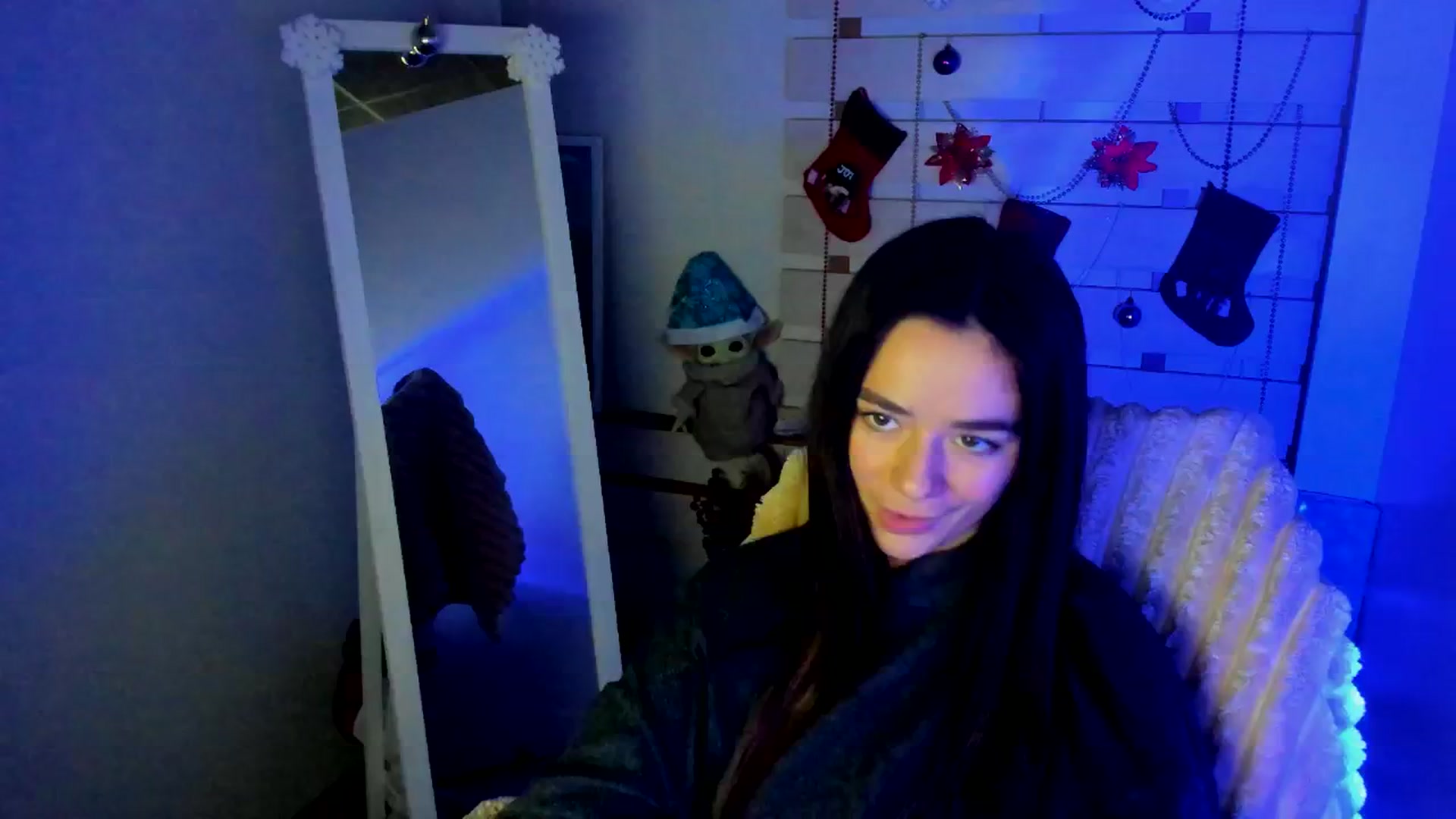 Gallery image thumbnail from KiraLove's myfreecams stream on, 12/27/2025, 12:47 image 11 of 20