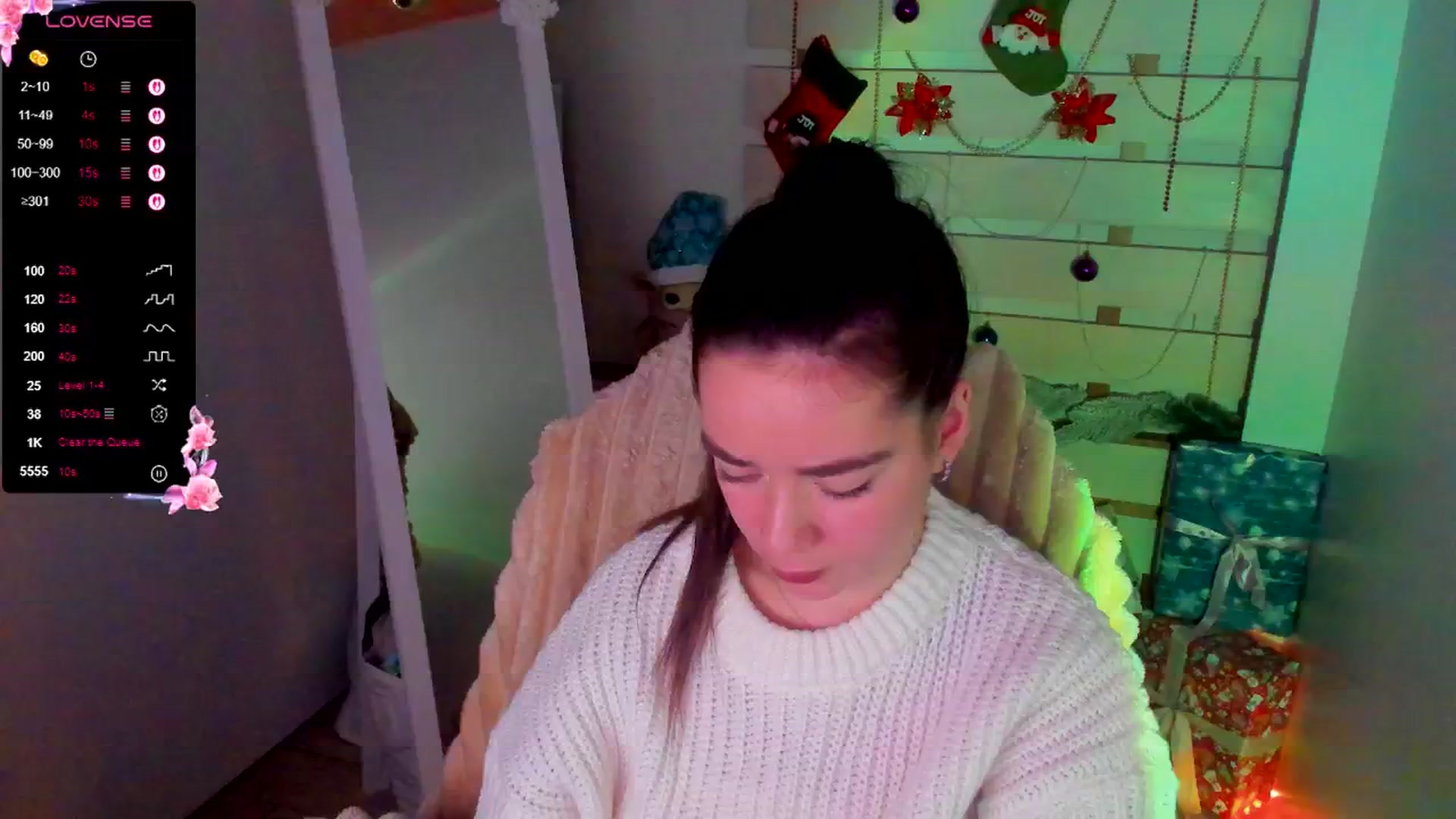 Gallery image thumbnail from KiraLove's myfreecams stream on, 12/28/2025, 12:35 image 17 of 20