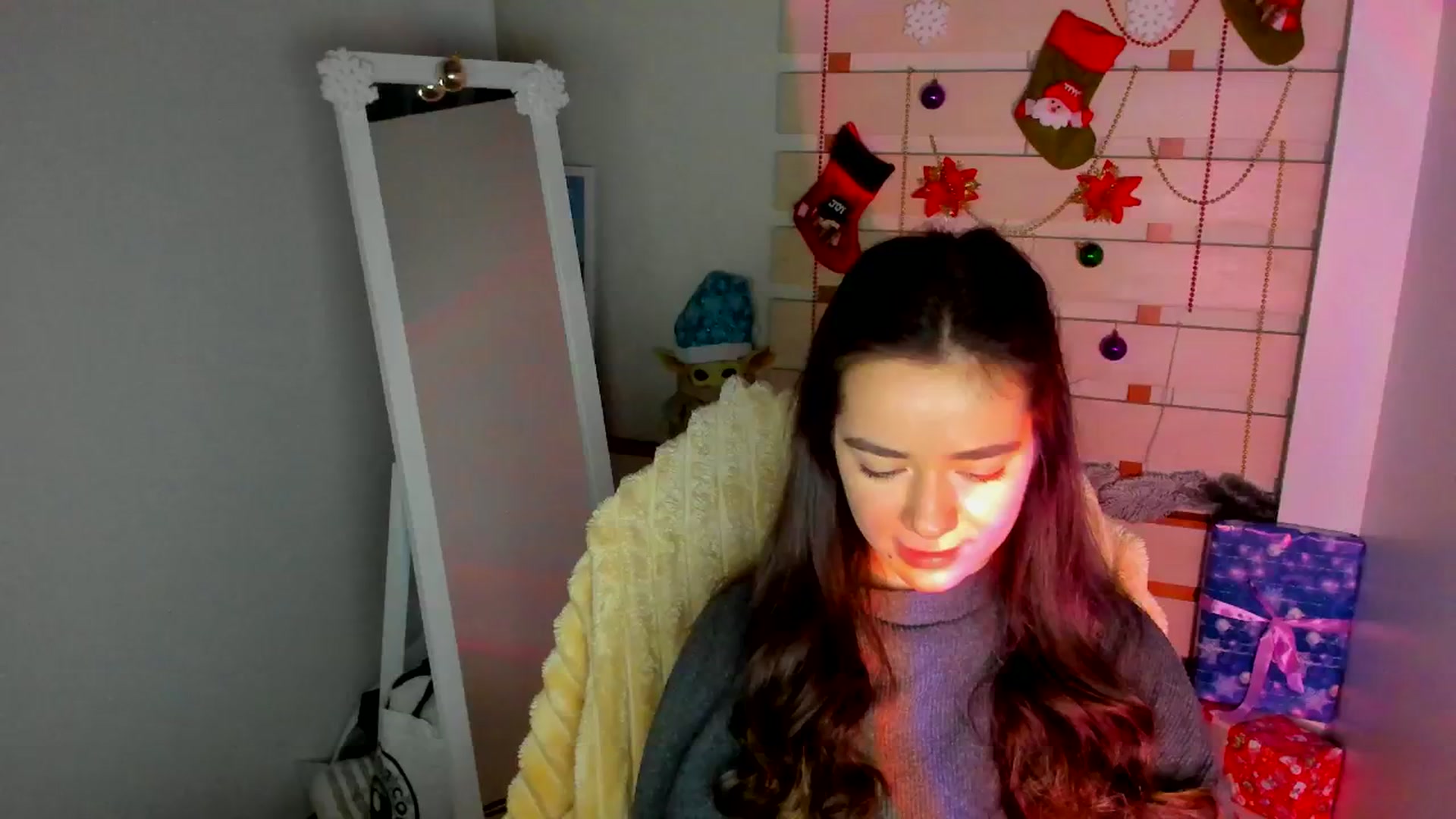 Gallery image thumbnail from KiraLove's myfreecams stream on, 01/04/2026, 11:47 image 18 of 20