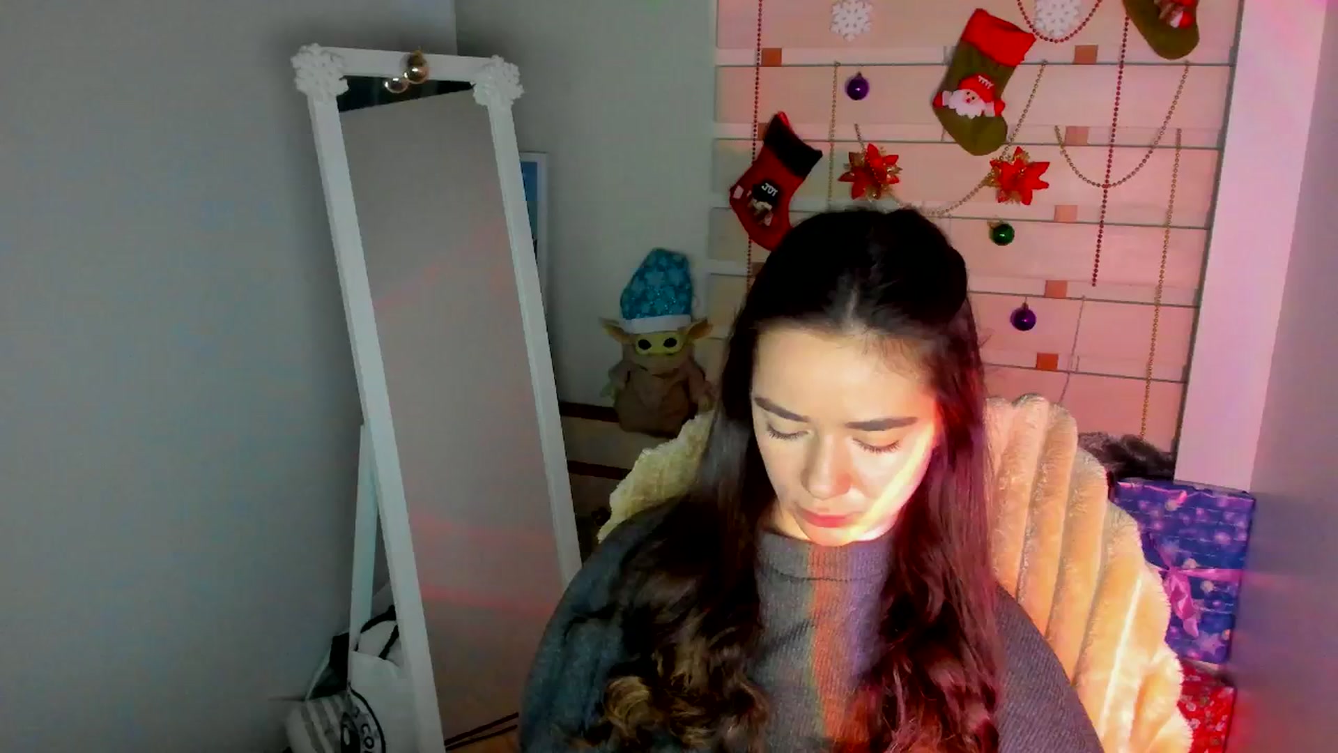 Gallery image thumbnail from KiraLove's myfreecams stream on, 01/04/2026, 11:47 image 4 of 20