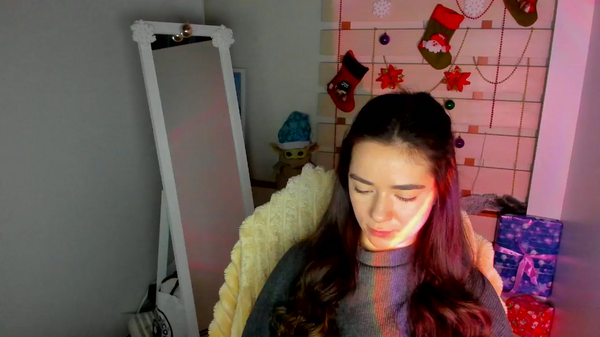 Gallery image thumbnail from KiraLove's myfreecams stream on, 01/04/2026, 11:47 image 17 of 20