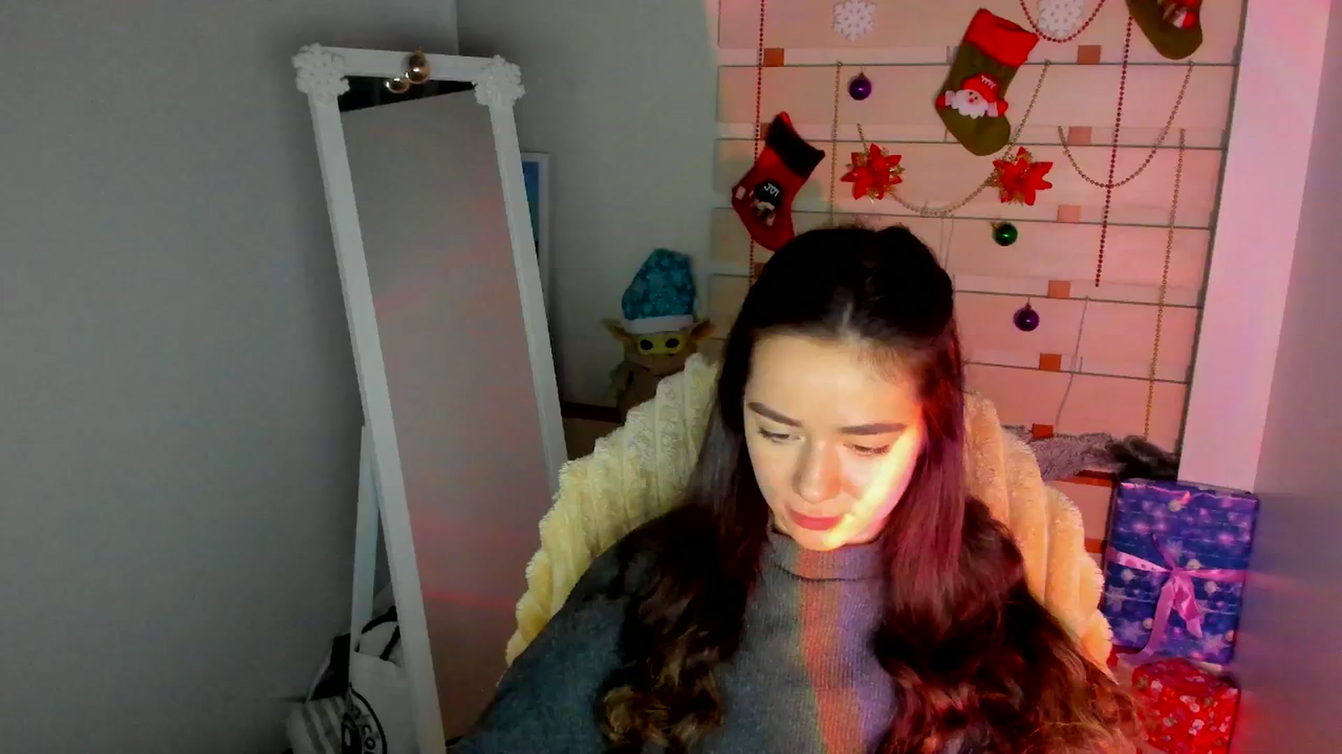 Gallery image thumbnail from KiraLove's myfreecams stream on, 01/04/2026, 11:47 image 8 of 20