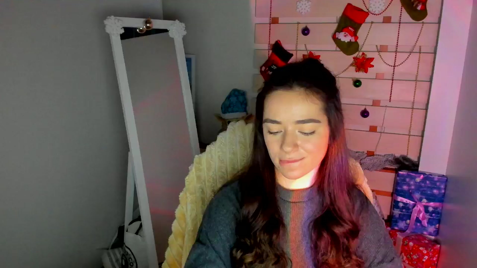 Gallery image thumbnail from KiraLove's myfreecams stream on, 01/04/2026, 11:47 image 20 of 20