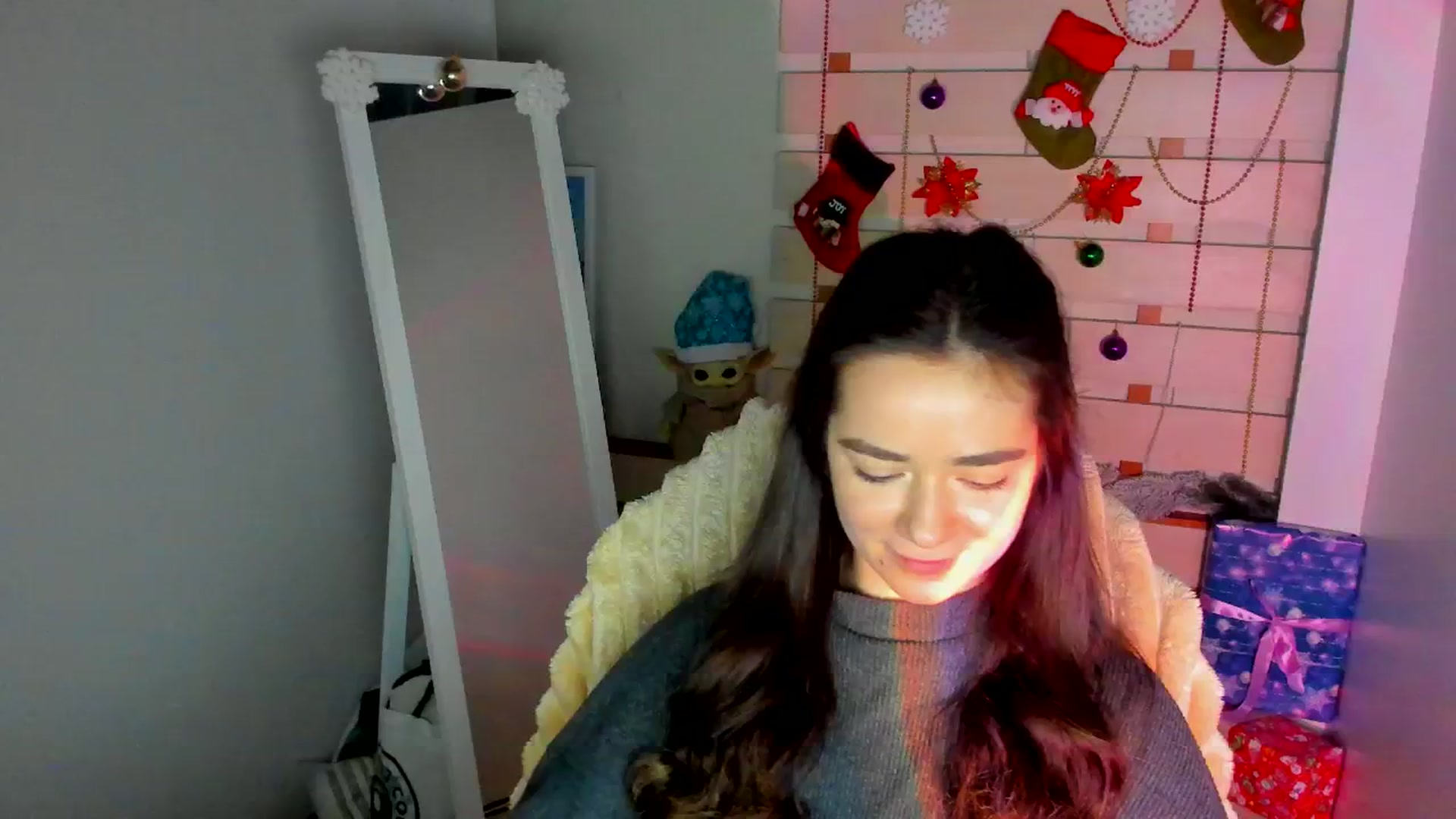Gallery image thumbnail from KiraLove's myfreecams stream on, 01/04/2026, 11:47 image 19 of 20