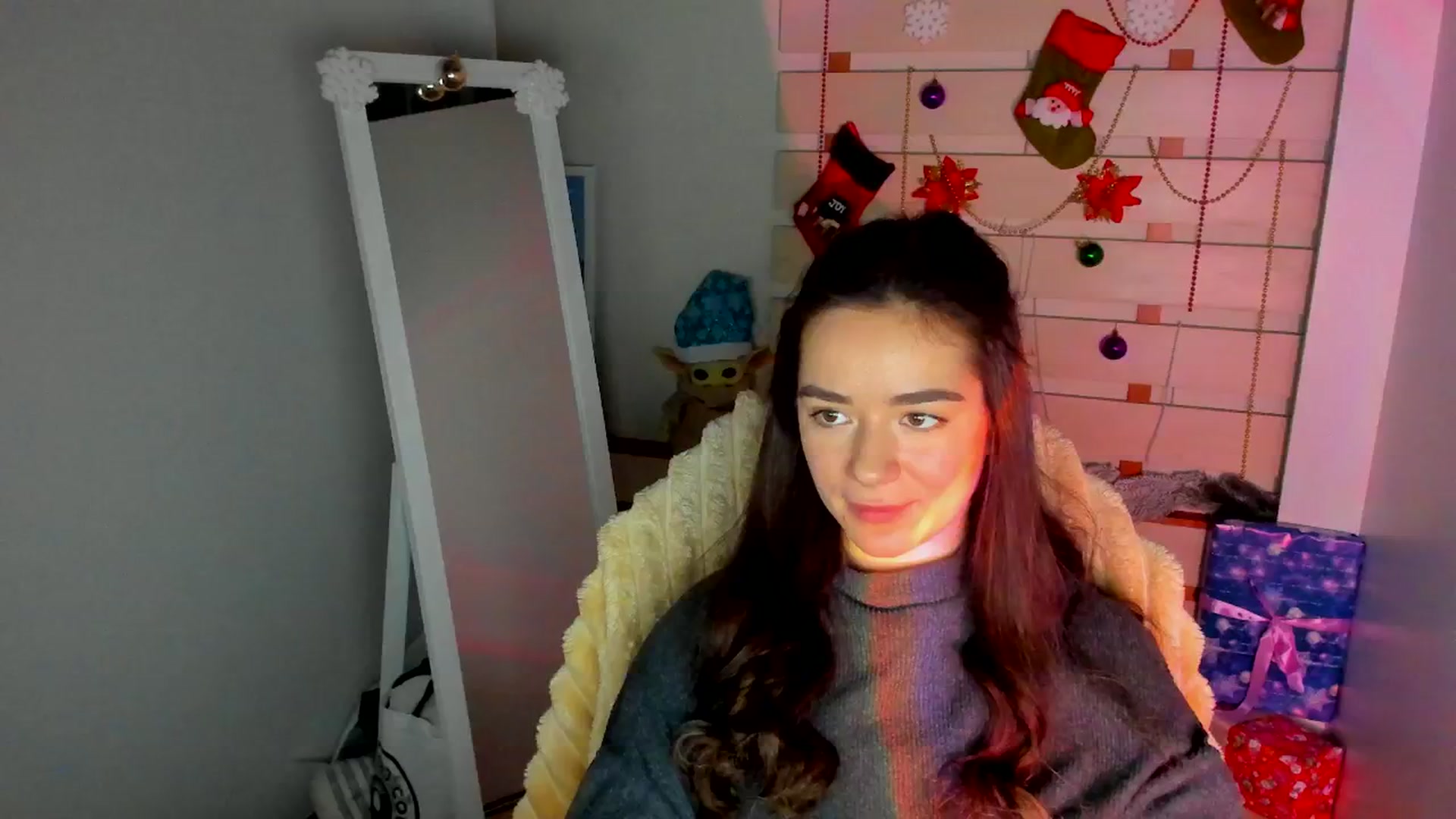 Gallery image thumbnail from KiraLove's myfreecams stream on, 01/04/2026, 11:47 image 13 of 20