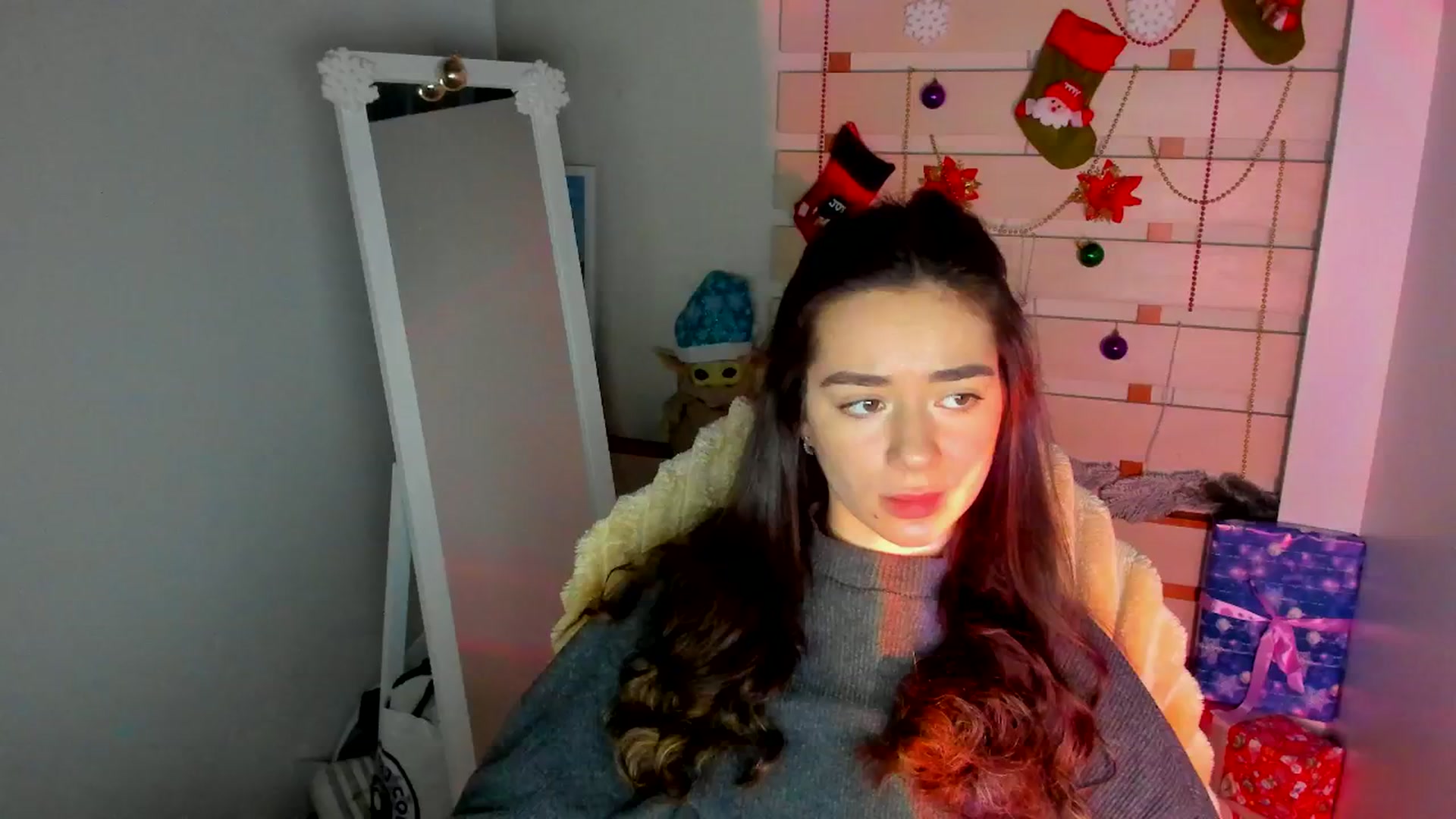 Gallery image thumbnail from KiraLove's myfreecams stream on, 01/04/2026, 11:47 image 1 of 20