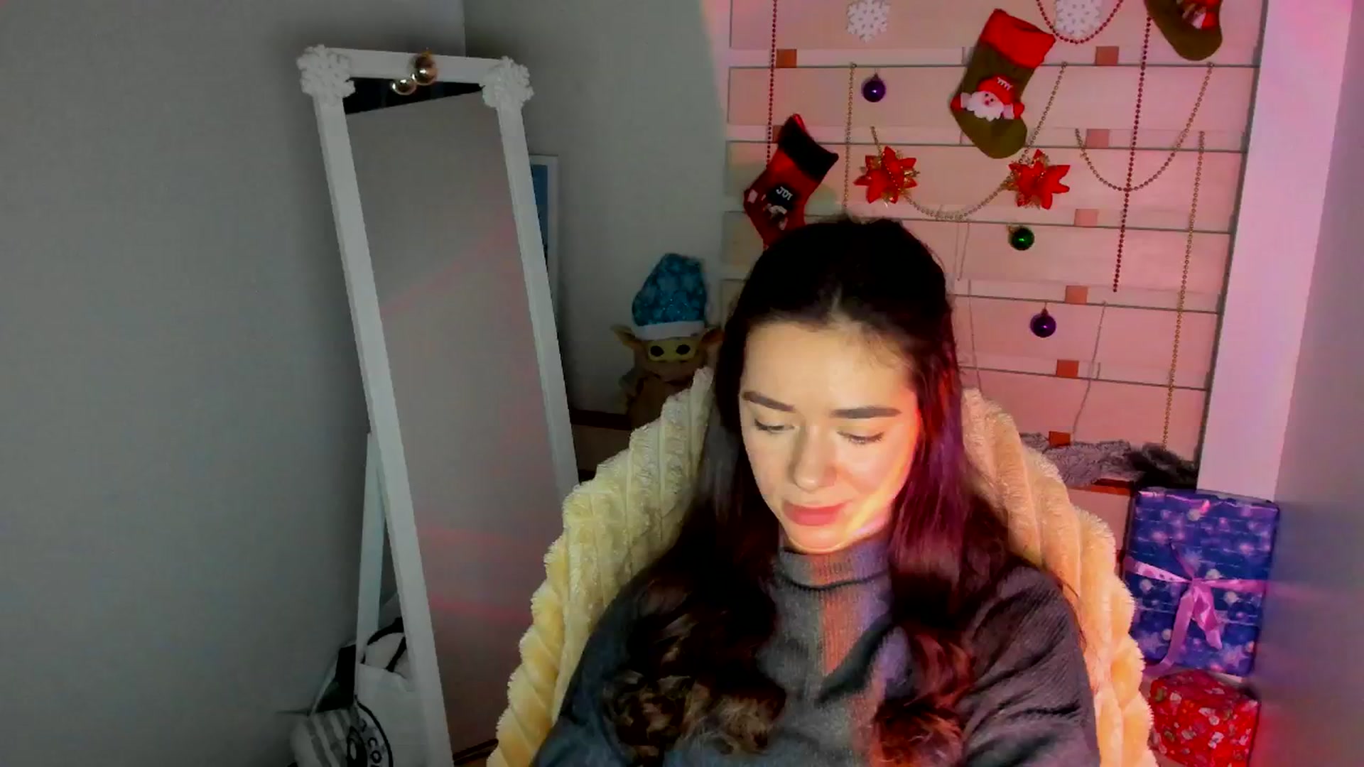 Gallery image thumbnail from KiraLove's myfreecams stream on, 01/04/2026, 11:47 image 15 of 20