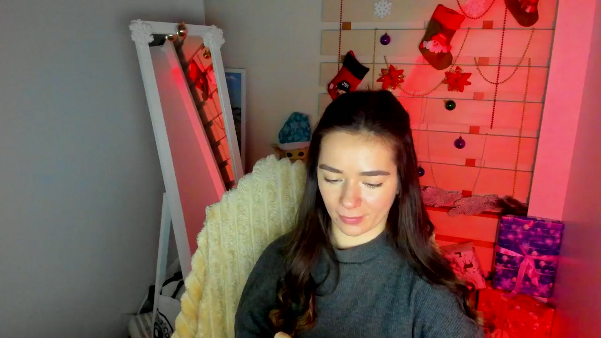 Gallery image thumbnail from KiraLove's myfreecams stream on, 01/04/2026, 12:26 image 9 of 20