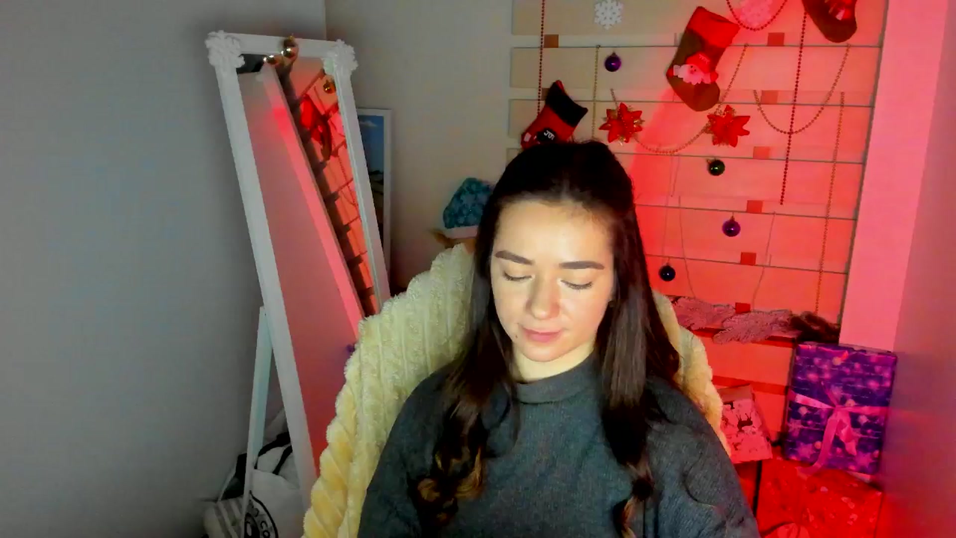 Gallery image thumbnail from KiraLove's myfreecams stream on, 01/04/2026, 12:26 image 6 of 20